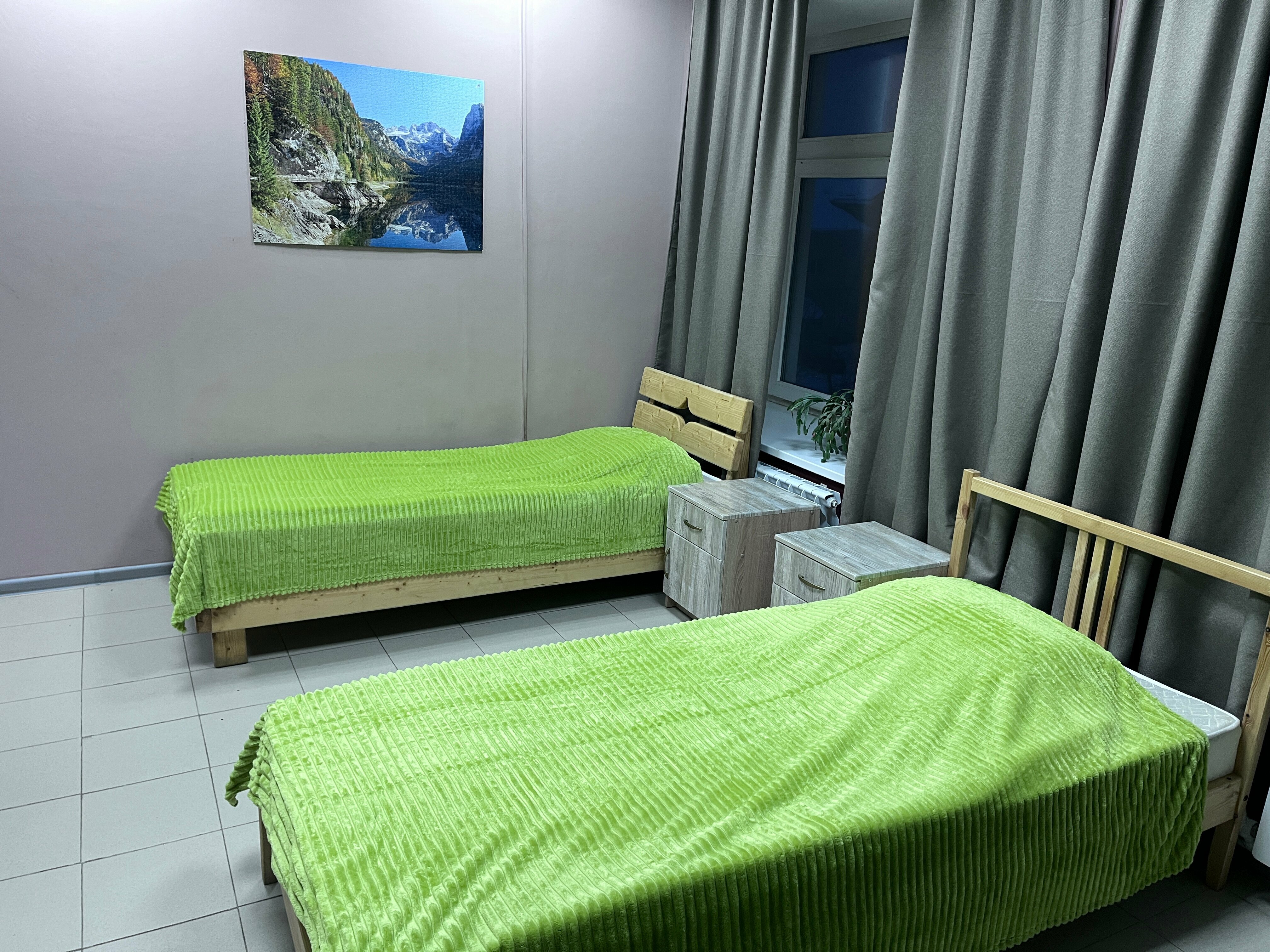 Односпальная кровать в общем номере