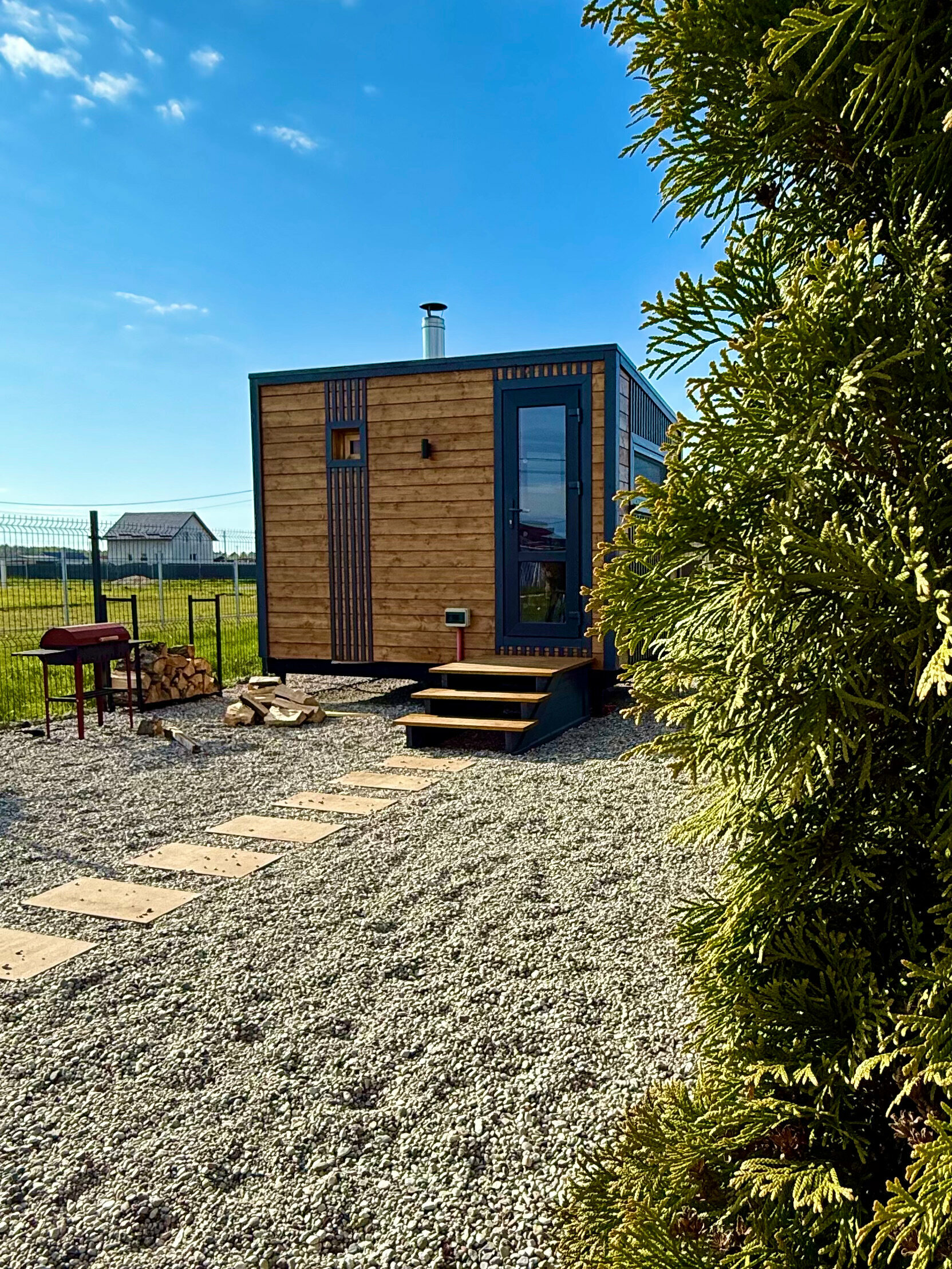 Дом с высокими потолками и антресолью