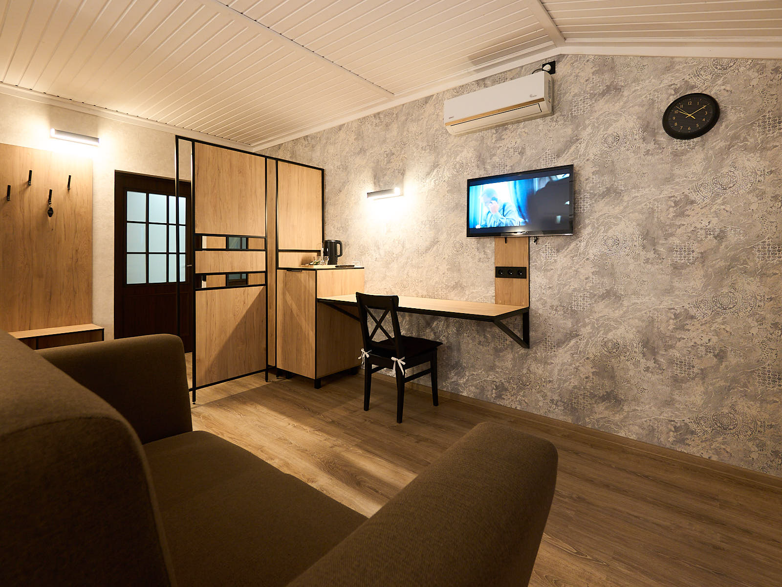 Двухместный номер КОМФОРТ с большой двуспальной кроватью или двумя односпальными кроватями