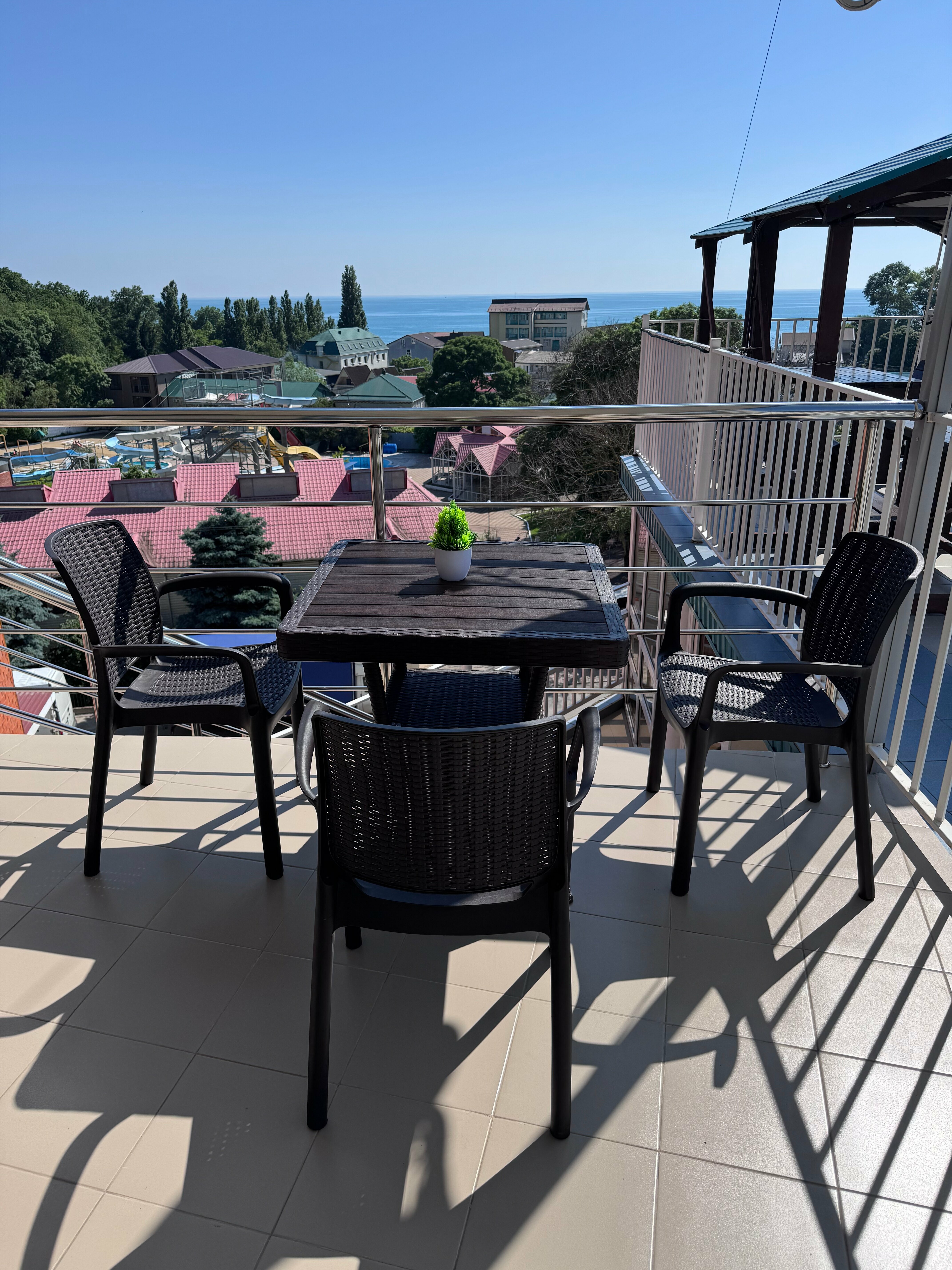 Семейный номер с видом на море