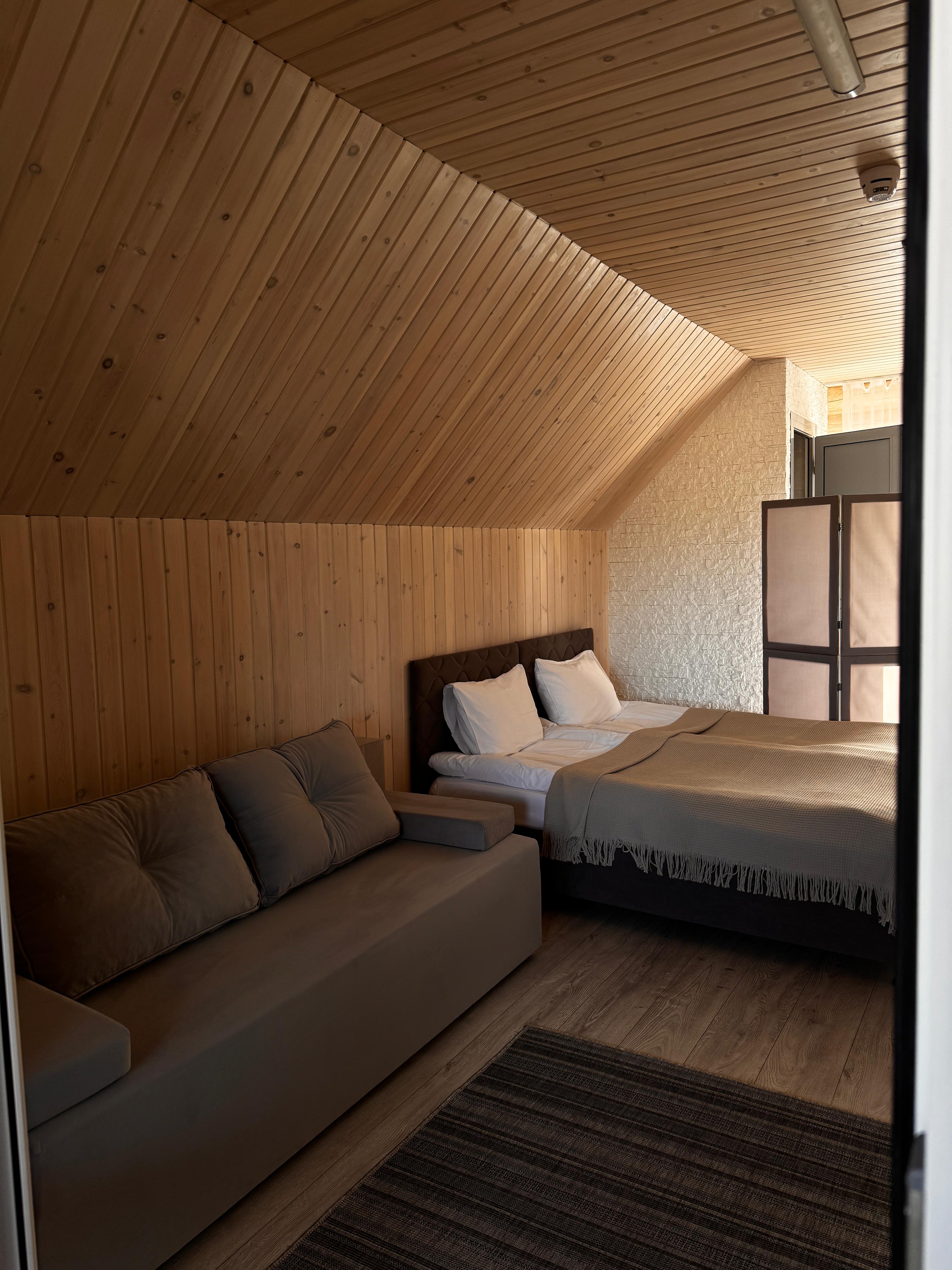 Средний дом