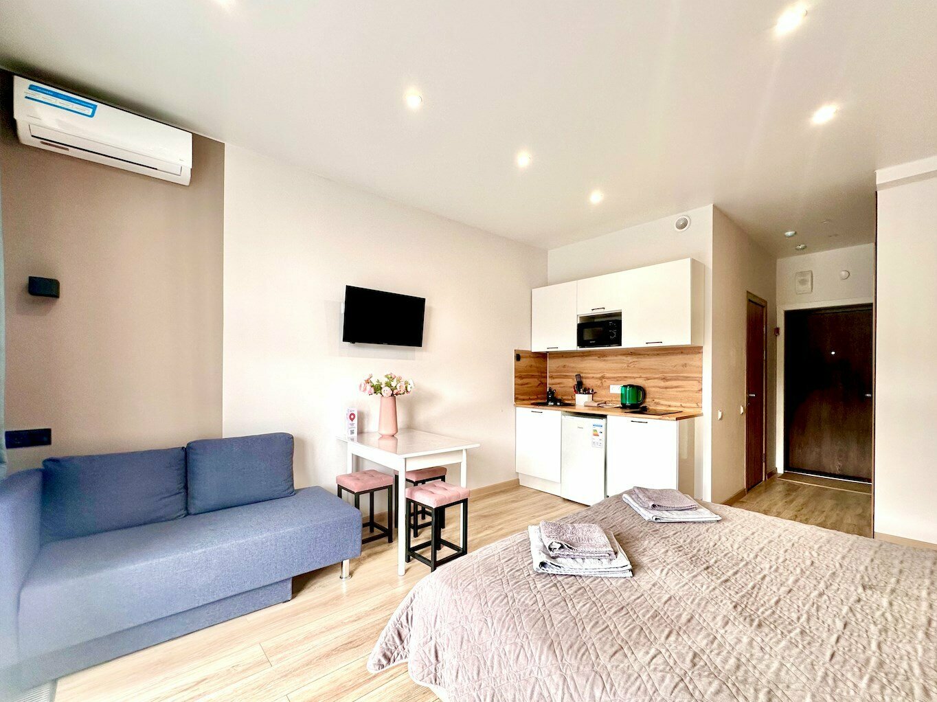 Дизайнерская студия LS - COFFEE ICE CREAM со вкусом мороженого в Алуште - вид на горы