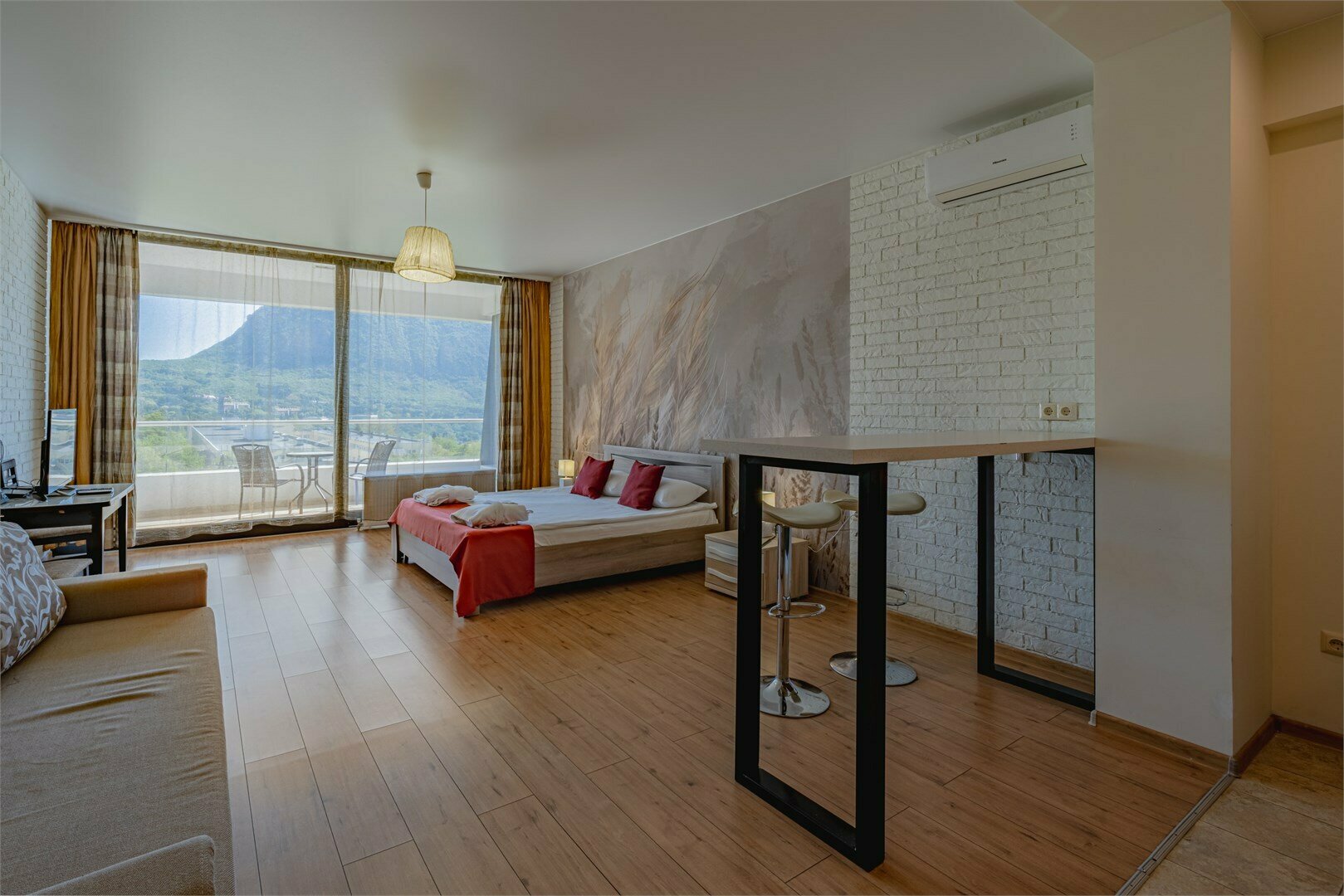 Апартаменты с видом на горы