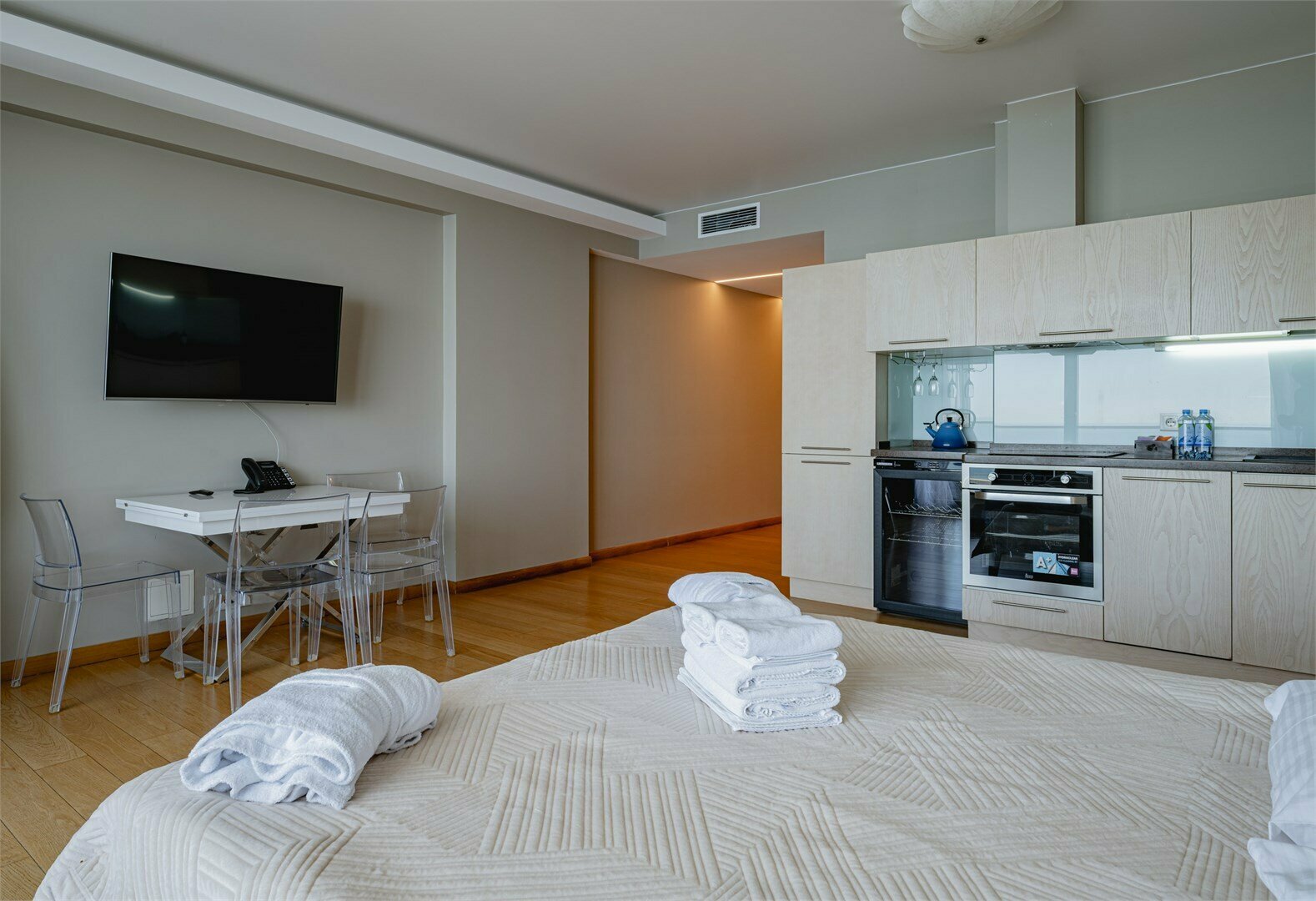 Апартаменты-студия с видом на море