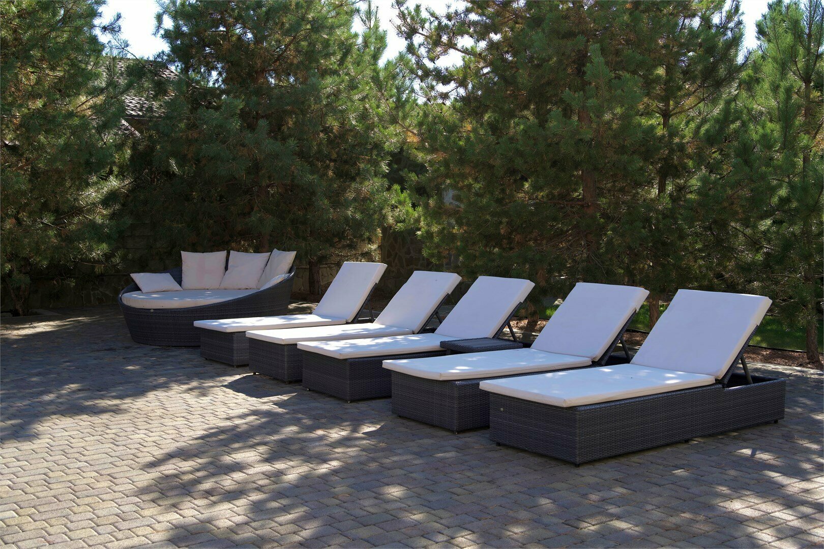 Улучшенный 2 - х местный с выходом к бассейну 16+ (полупансион)