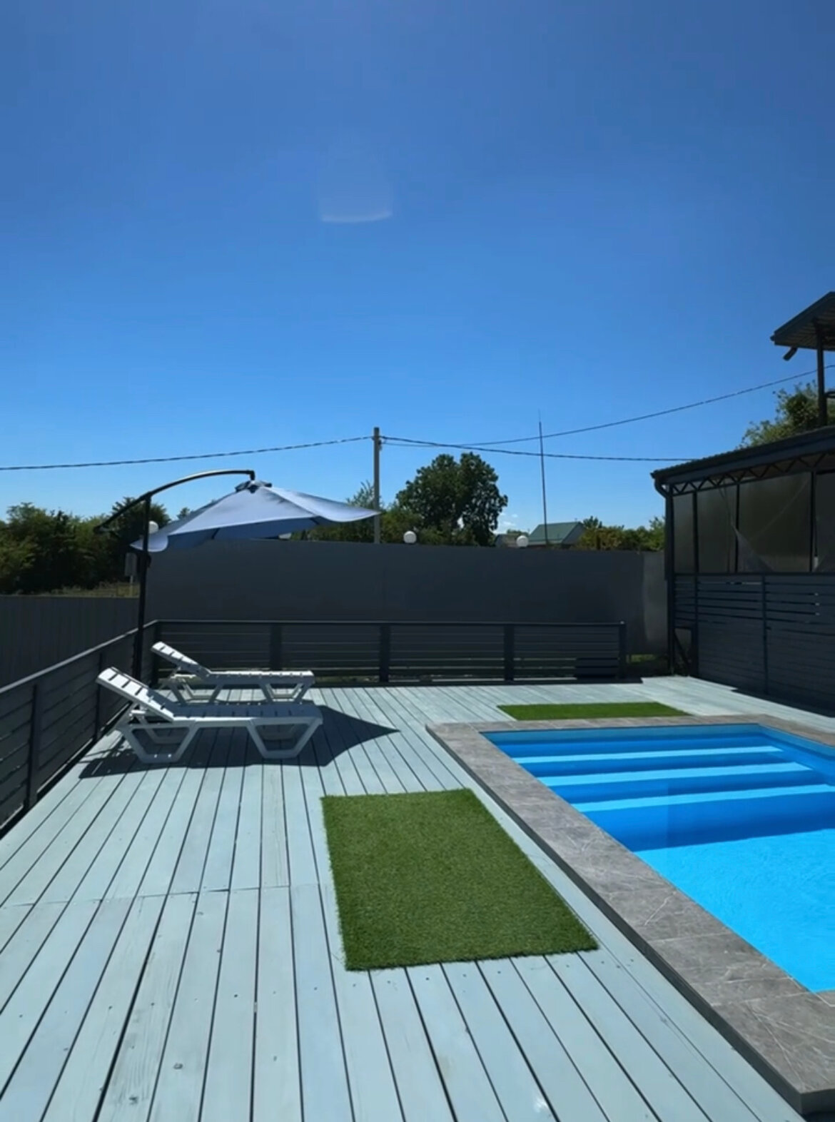 Дом с собственным бассейном