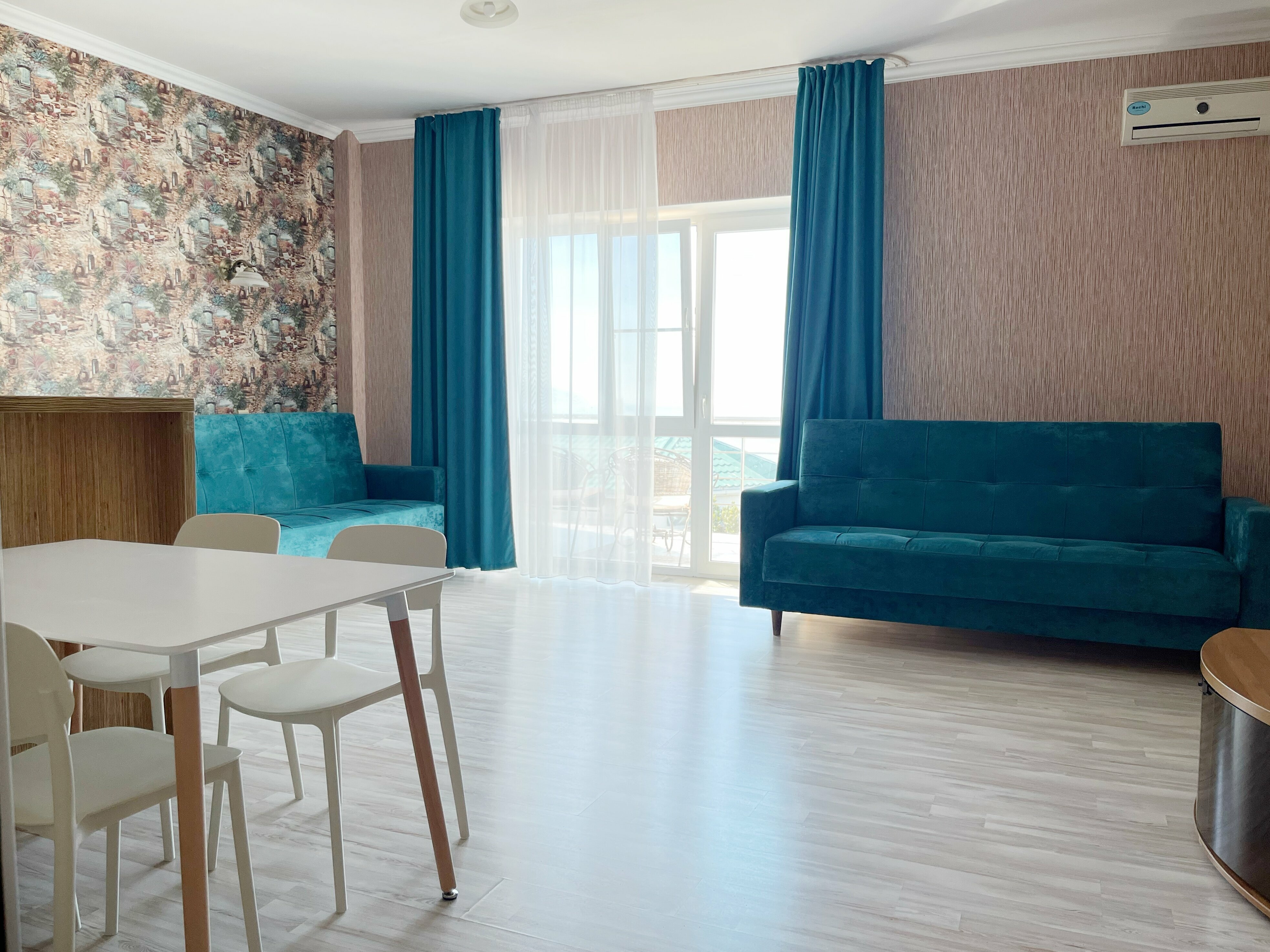 двухкомнатные апартаменты с видом на море 2 этаж