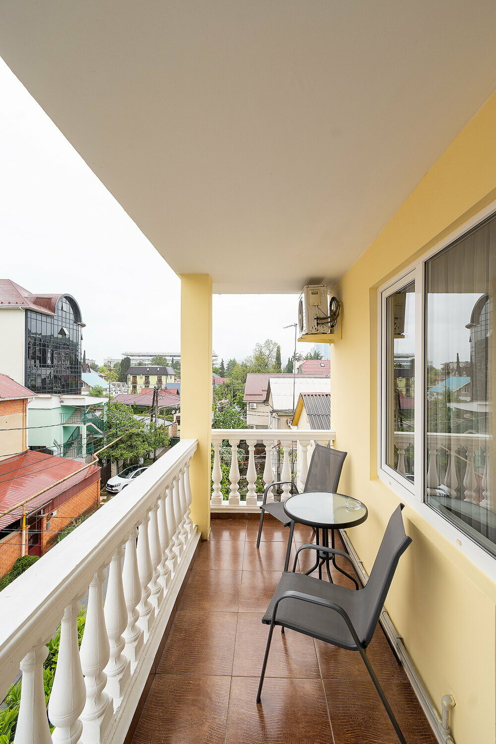 Трехместный номер с балконом