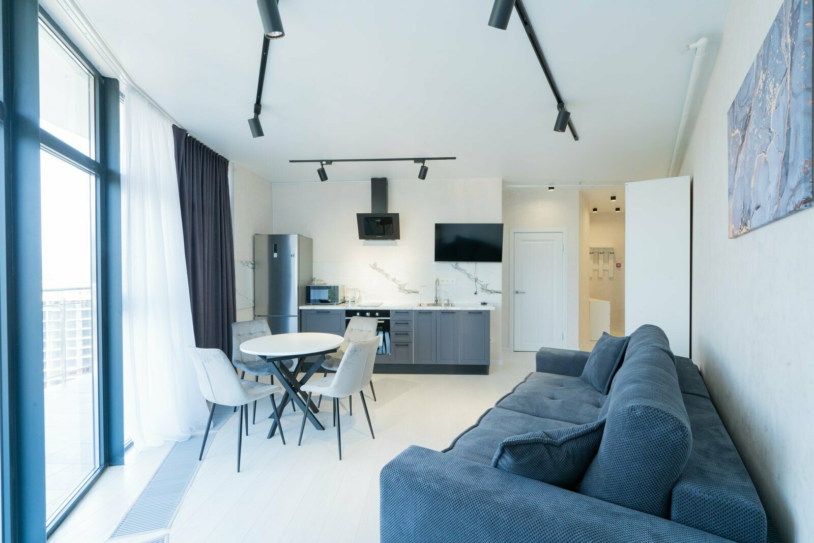 Апартаменты с отдельной спальней LS-MOUNTAIN RETREAT медитация в окружении гор  в Алуште - вид на горы и море с 16 этажа