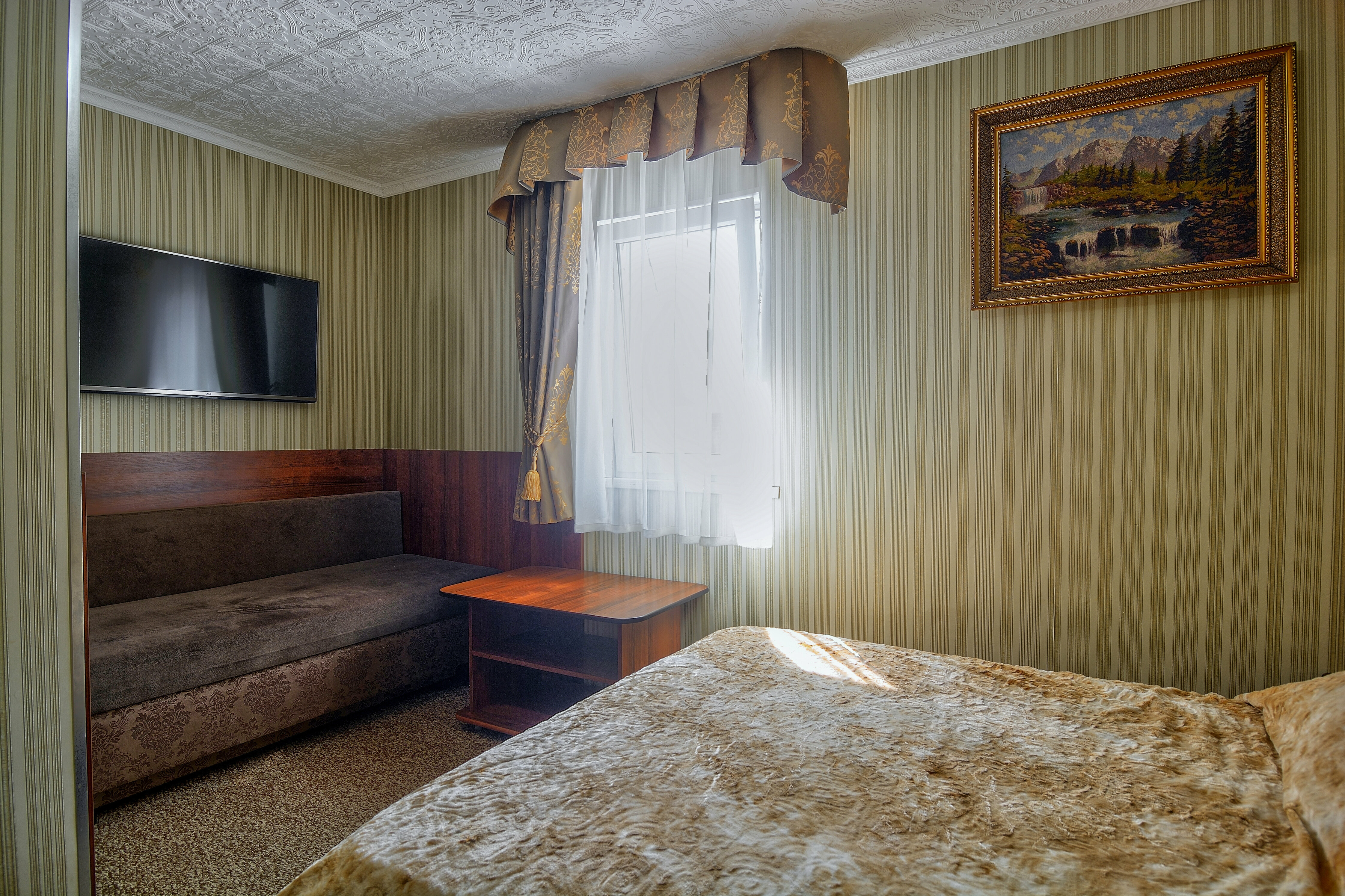 Трехместный стандарт Западный