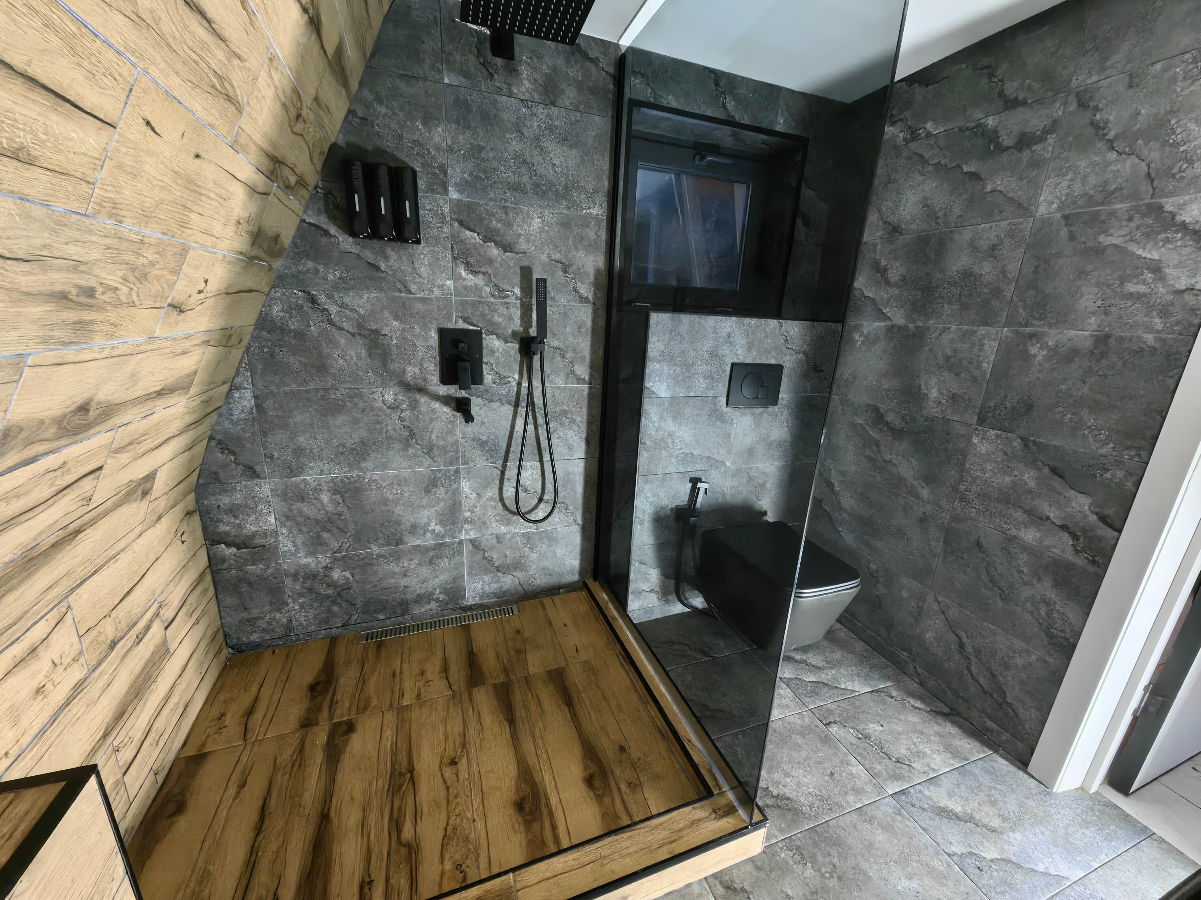 Дом в лесу на второй линии от реки Соло 6  (без посещения бани и бассейна)