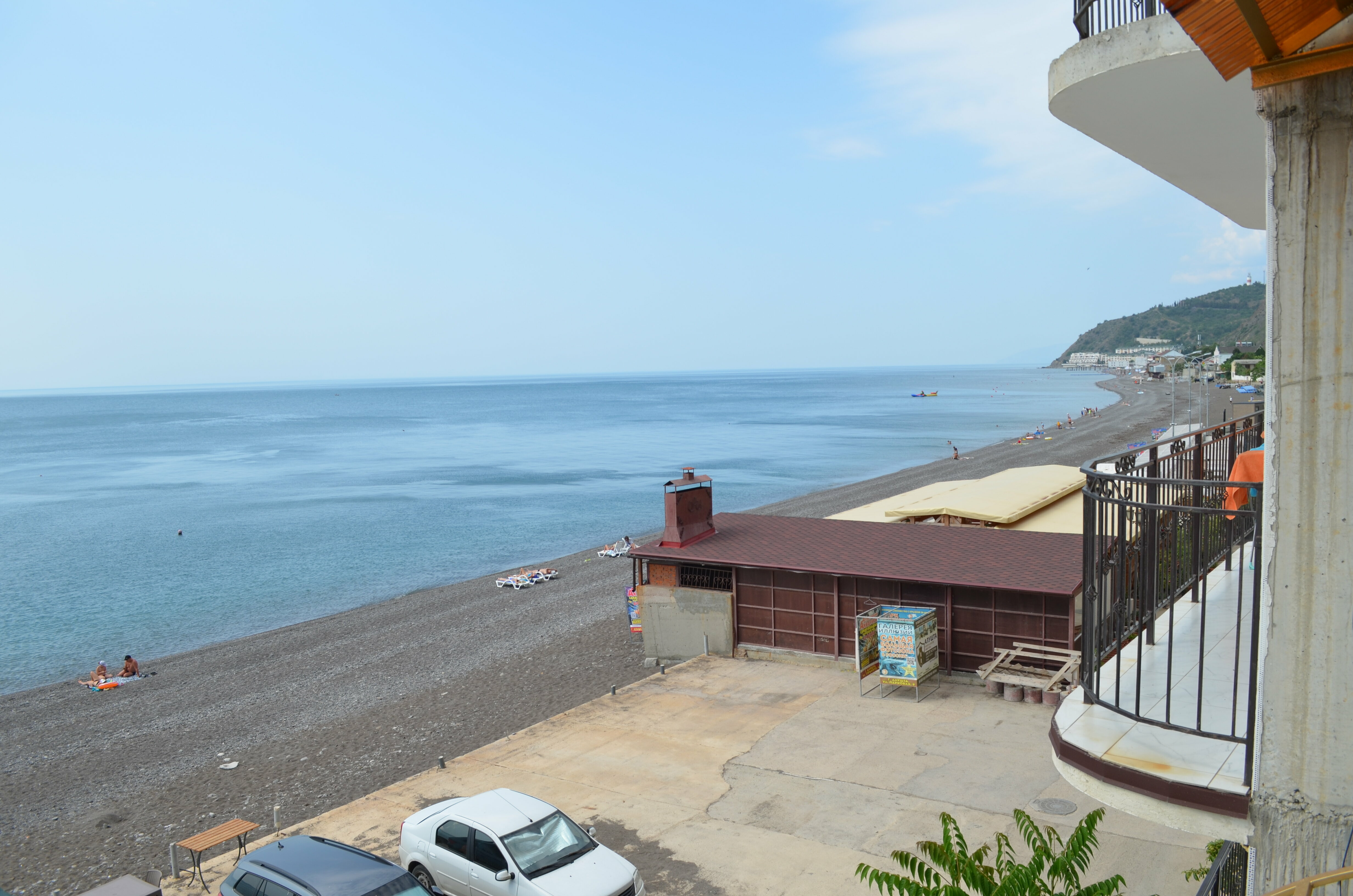 Двухместный номер с одной двуспальной кроватью + 1 дополнительная кровать для ребенка