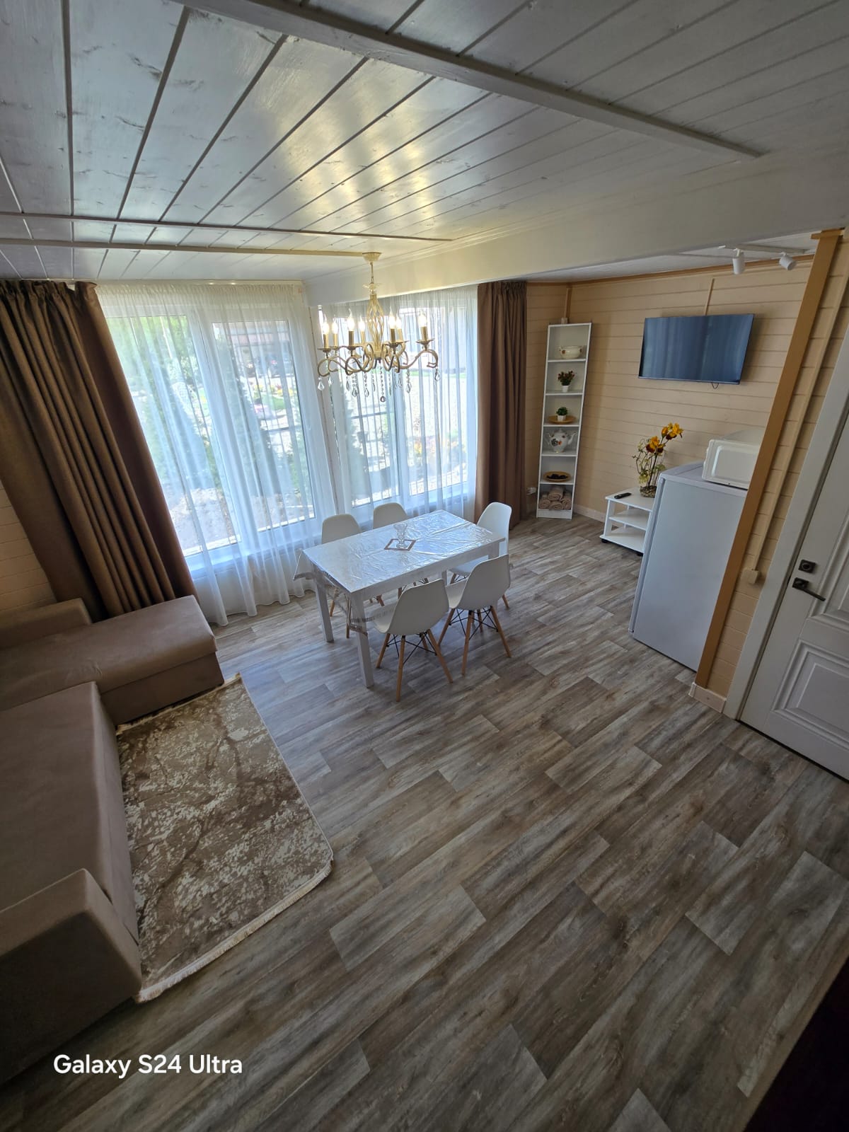 Семейный номер с видом на горы