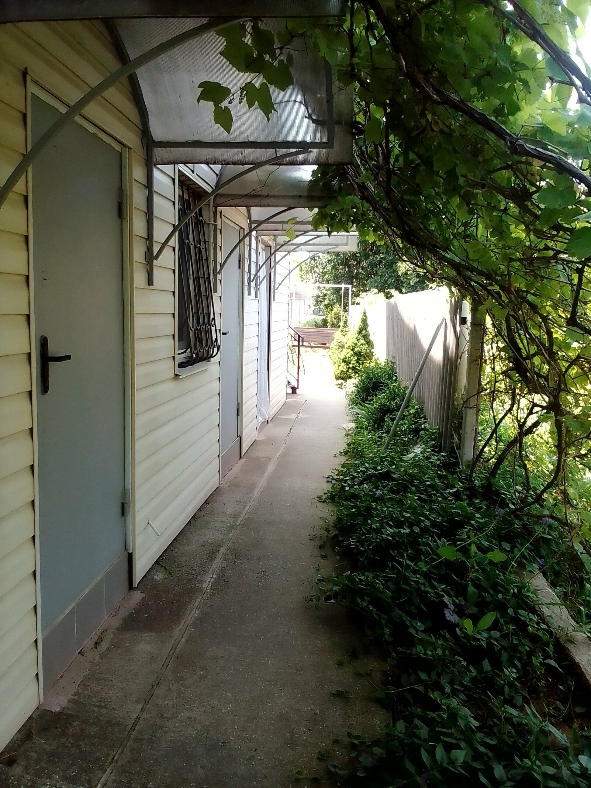 Четырехместный номер с двуспальной кроватью