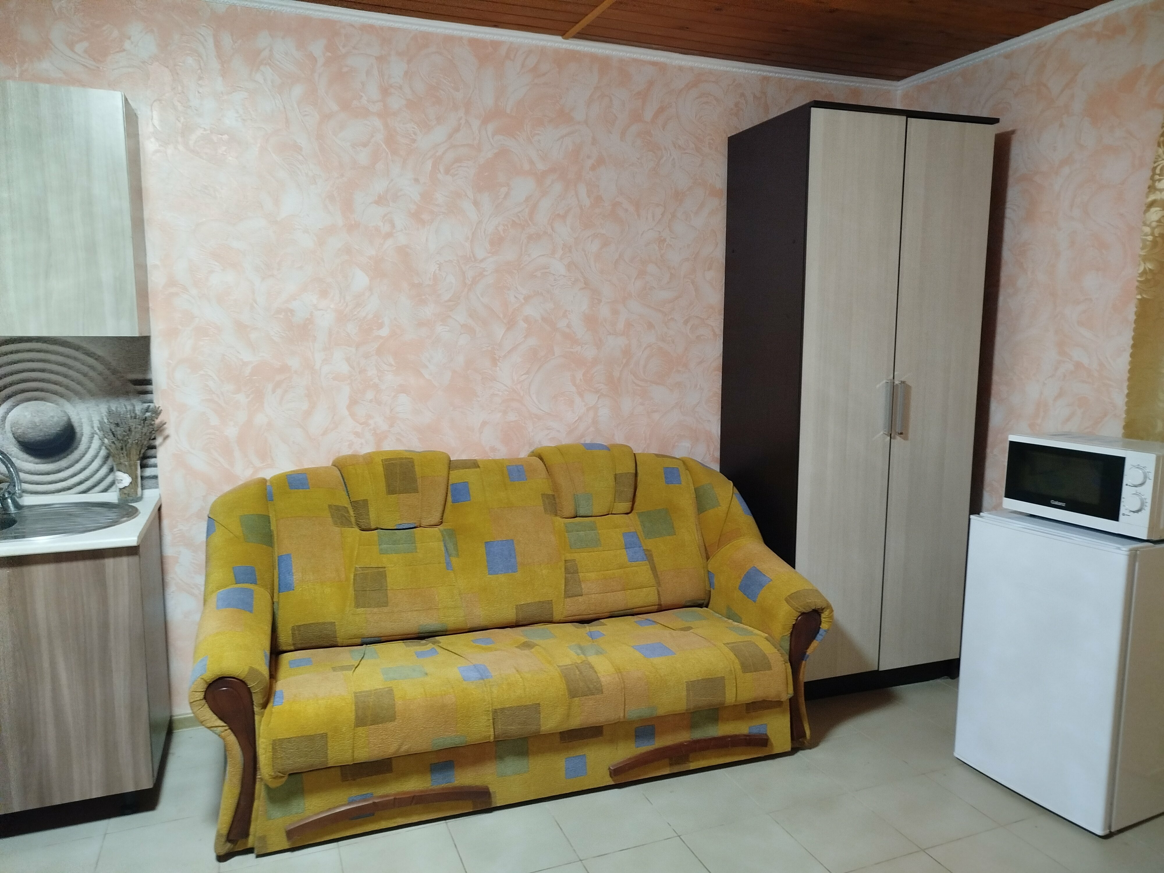 Однокомнатный четырехместный ( имеется своя мини-кухня)