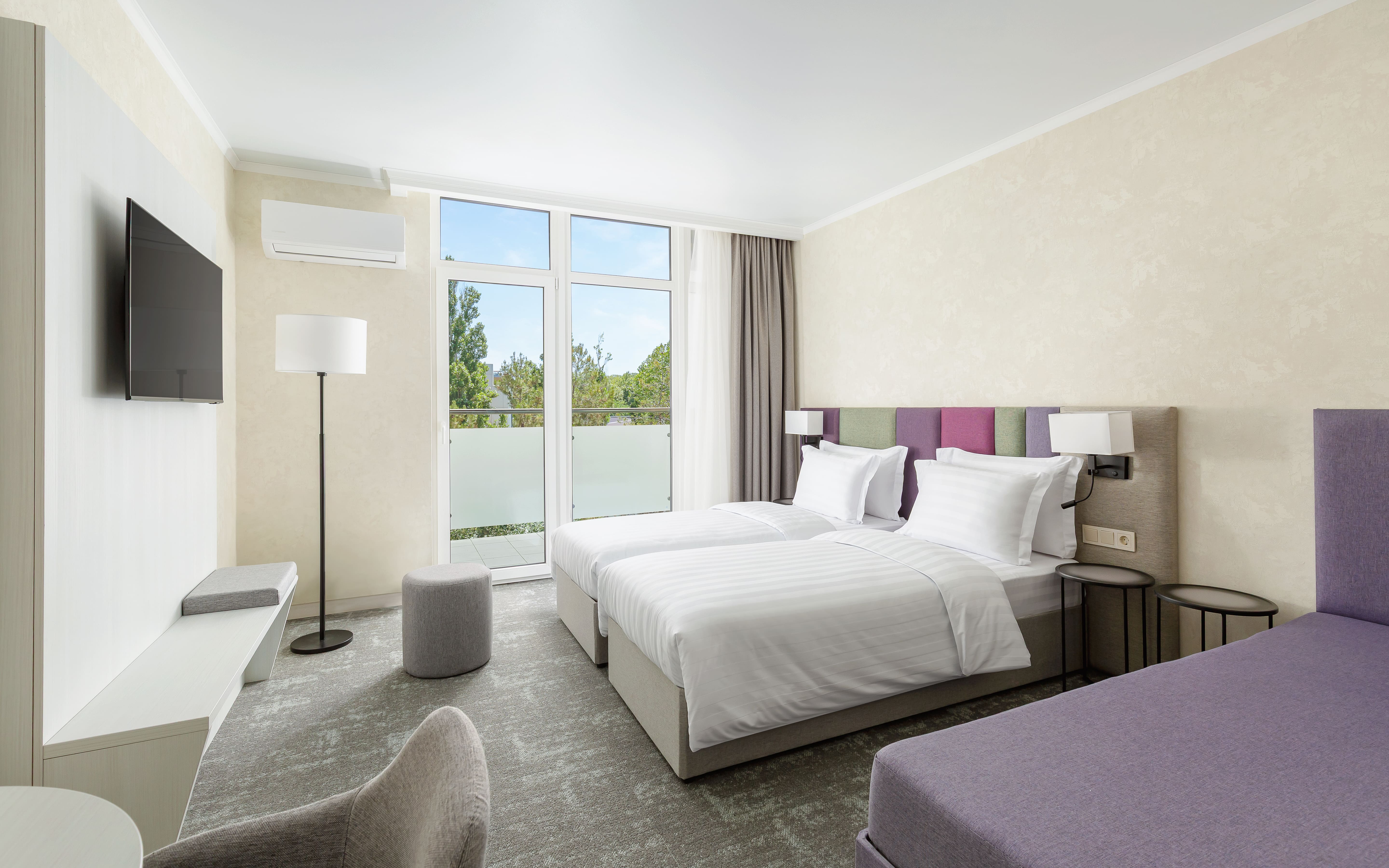 Альфа Супериор с балконом с 2 односпальными кроватями