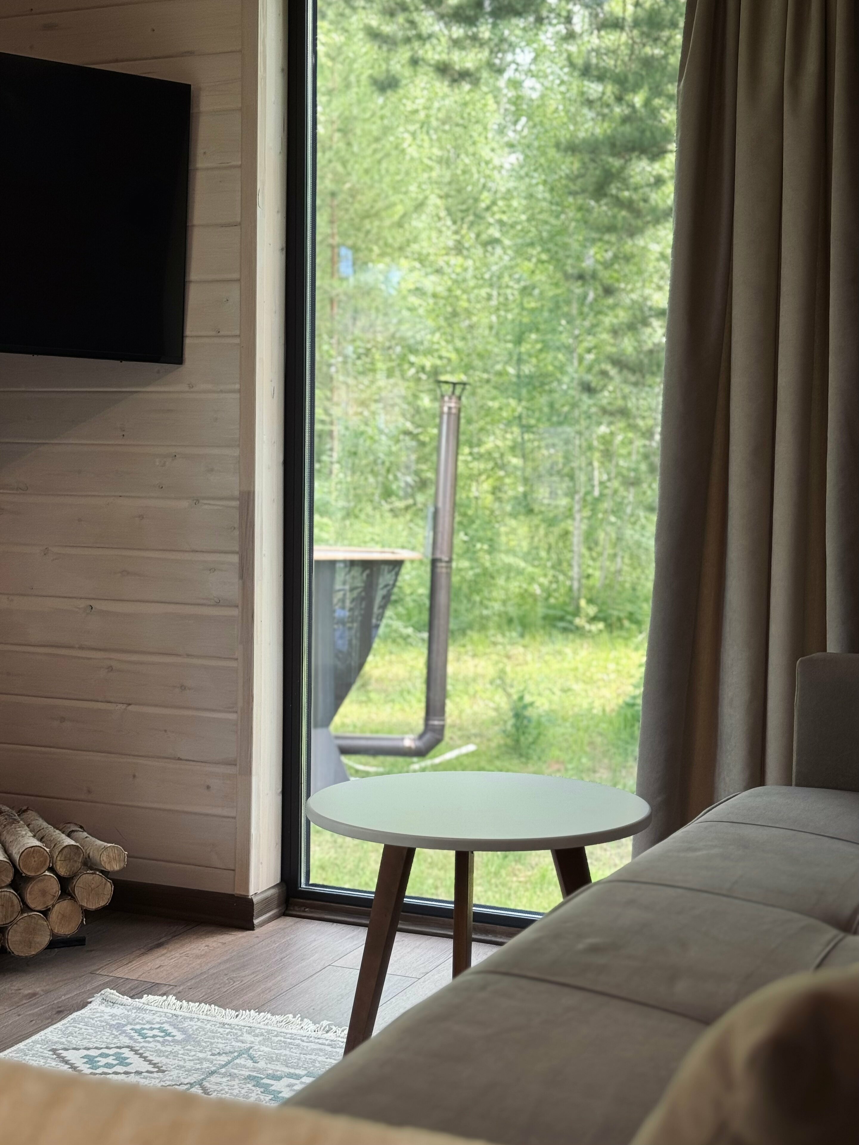 Дом с видом на лес