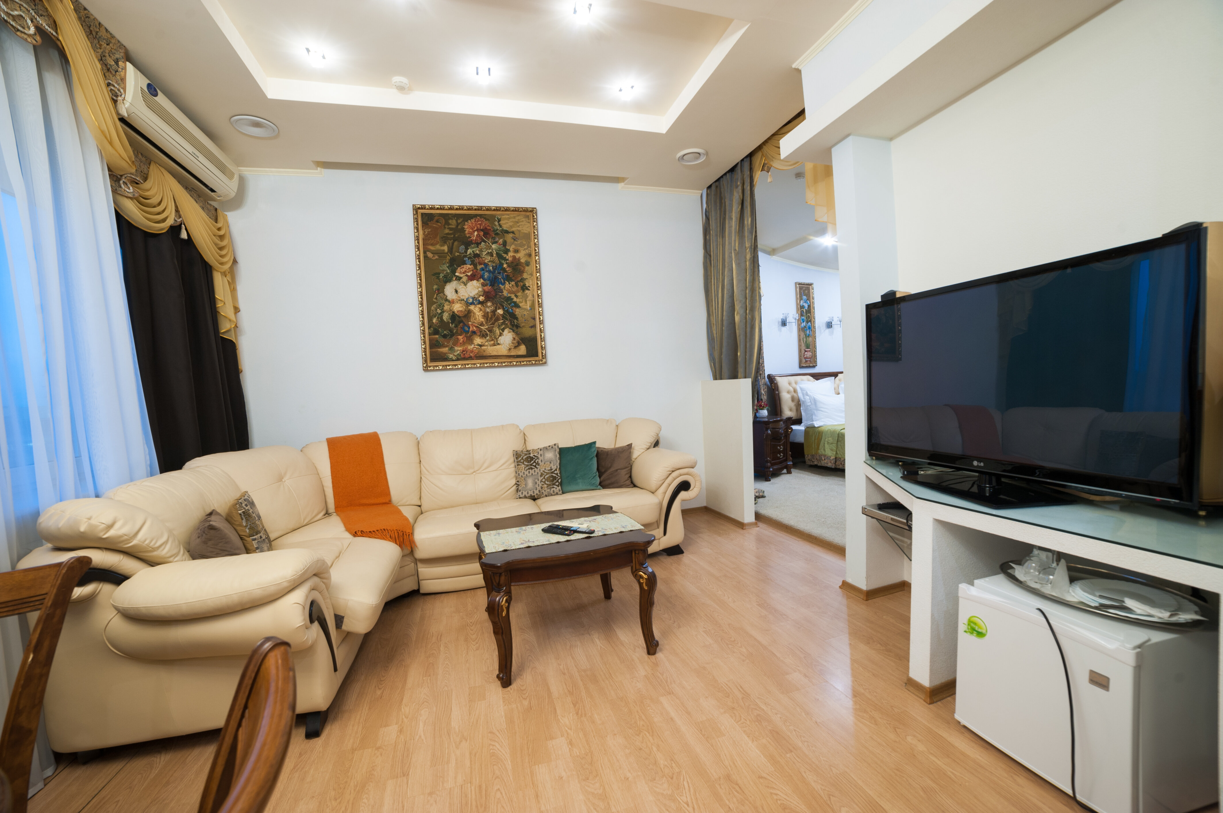 Номер-студия с гидромассажной ванной