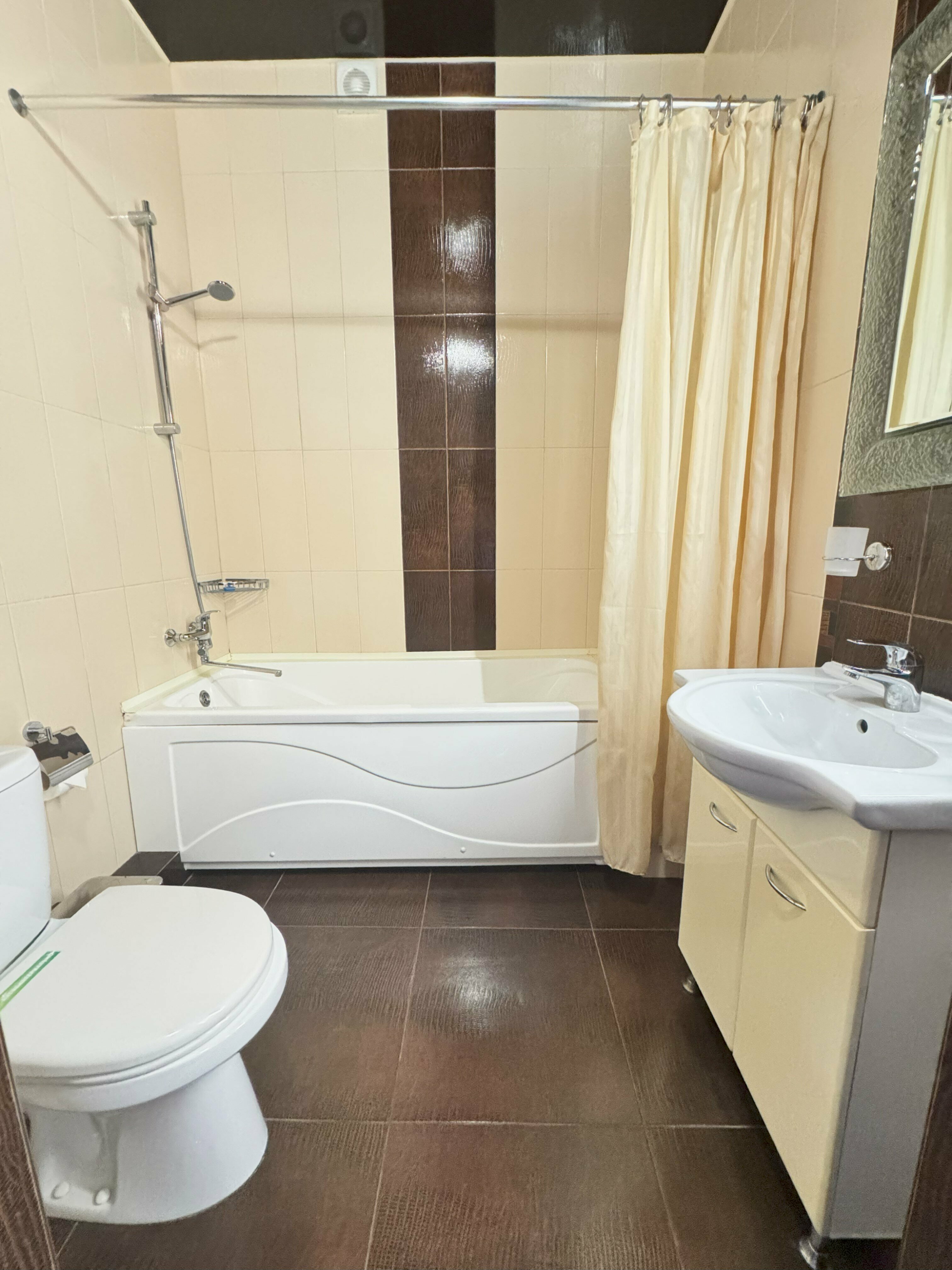 Deluxe трехместный с балконом, вид на бассейн, с доп местом