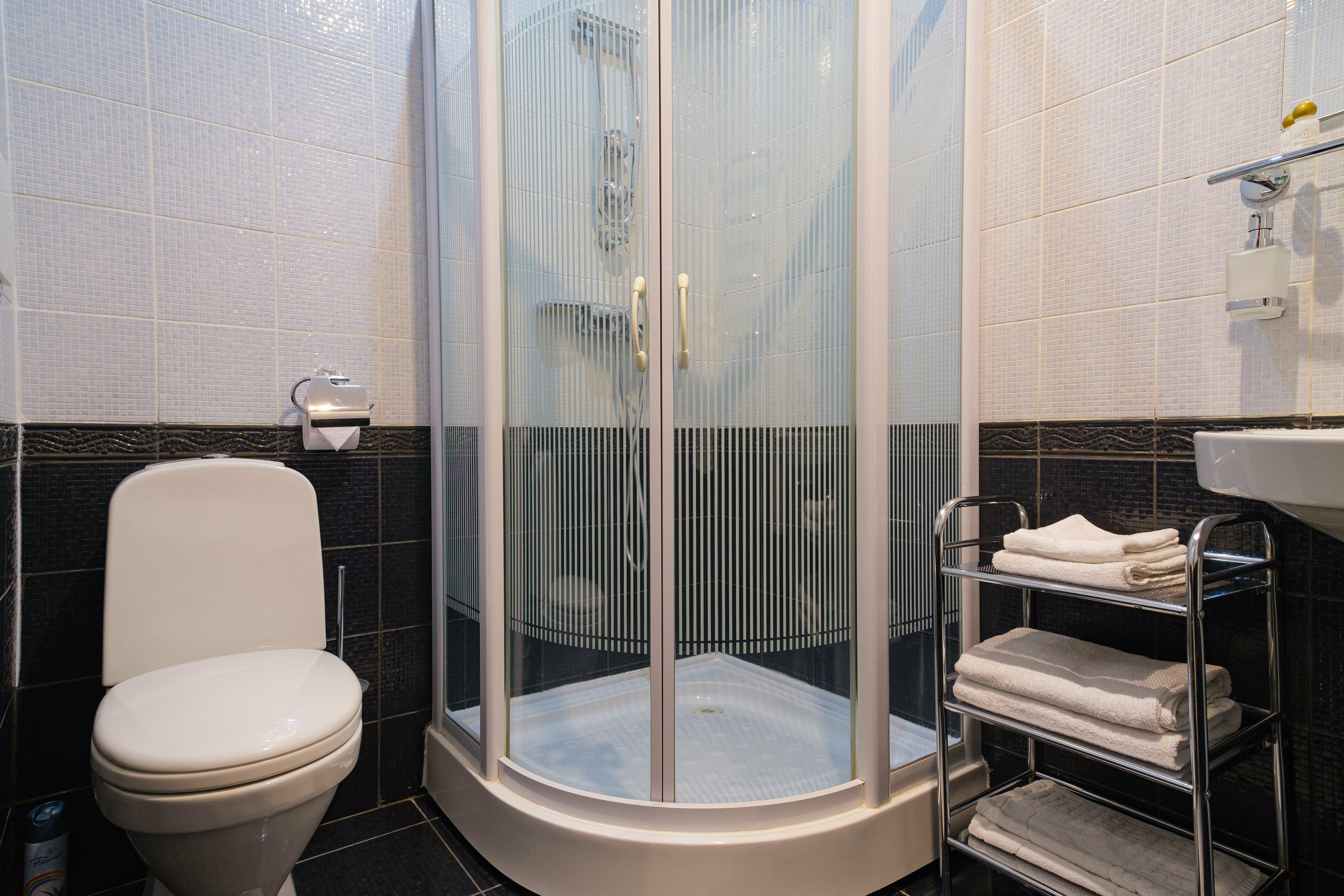 Двухместный номер с 2 отдельными кроватями и душем