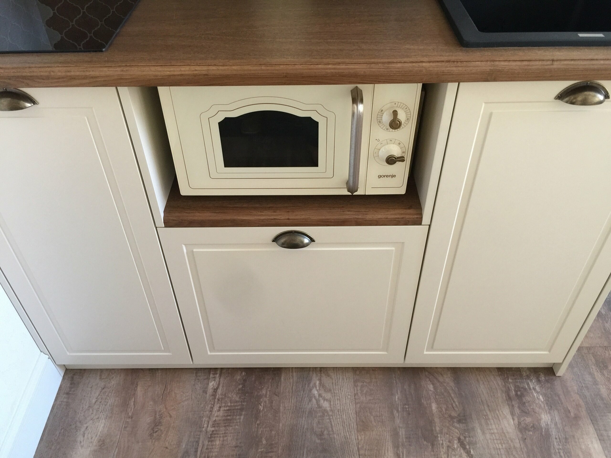 Двухместный номер с двуспальной кроватью и дополнительной кроватью