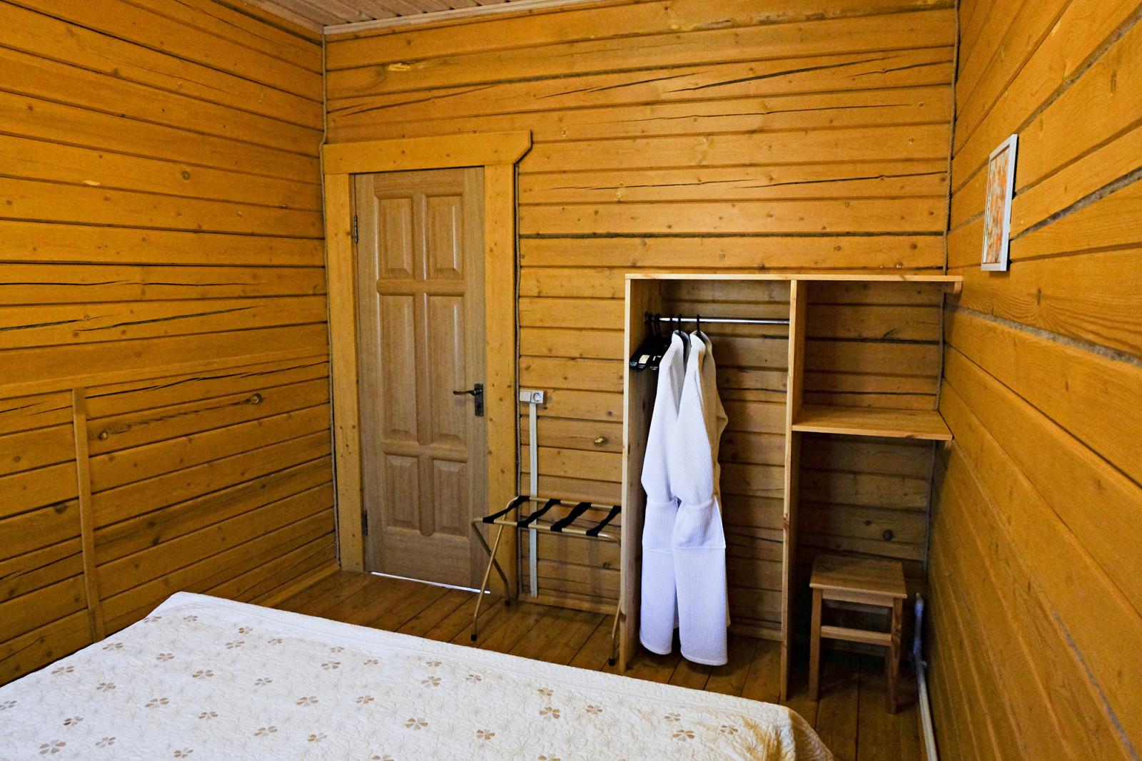 Коттедж с балконом