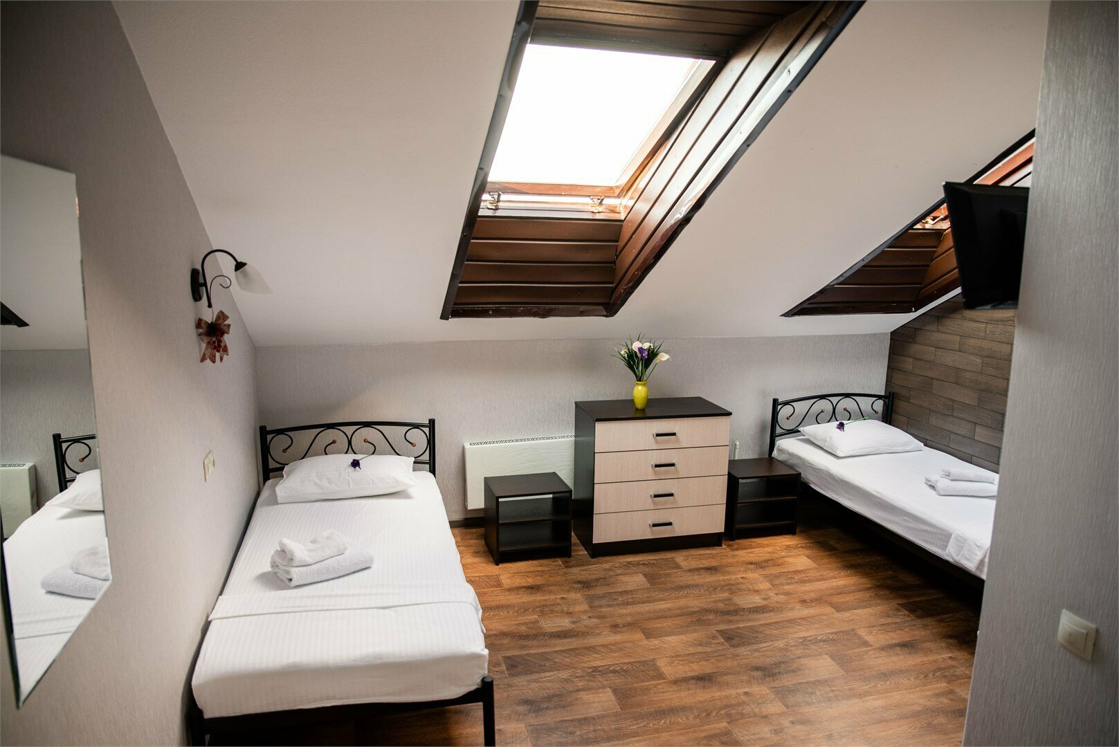 Двухместный номер с 2мя раздельными кроватями (5 этаж, без лифта)