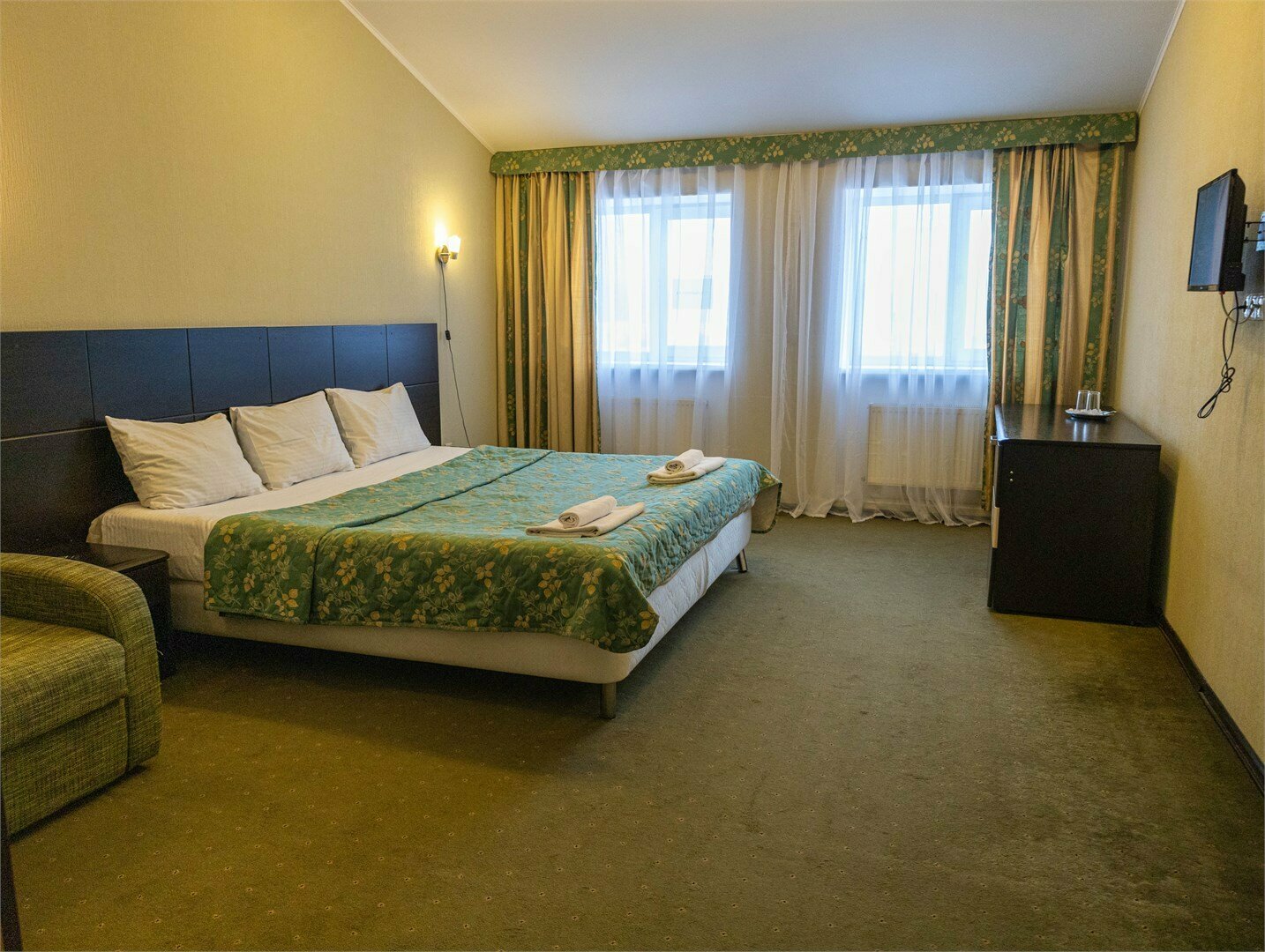 Улучшенный номер с кроватью размера «king-size»