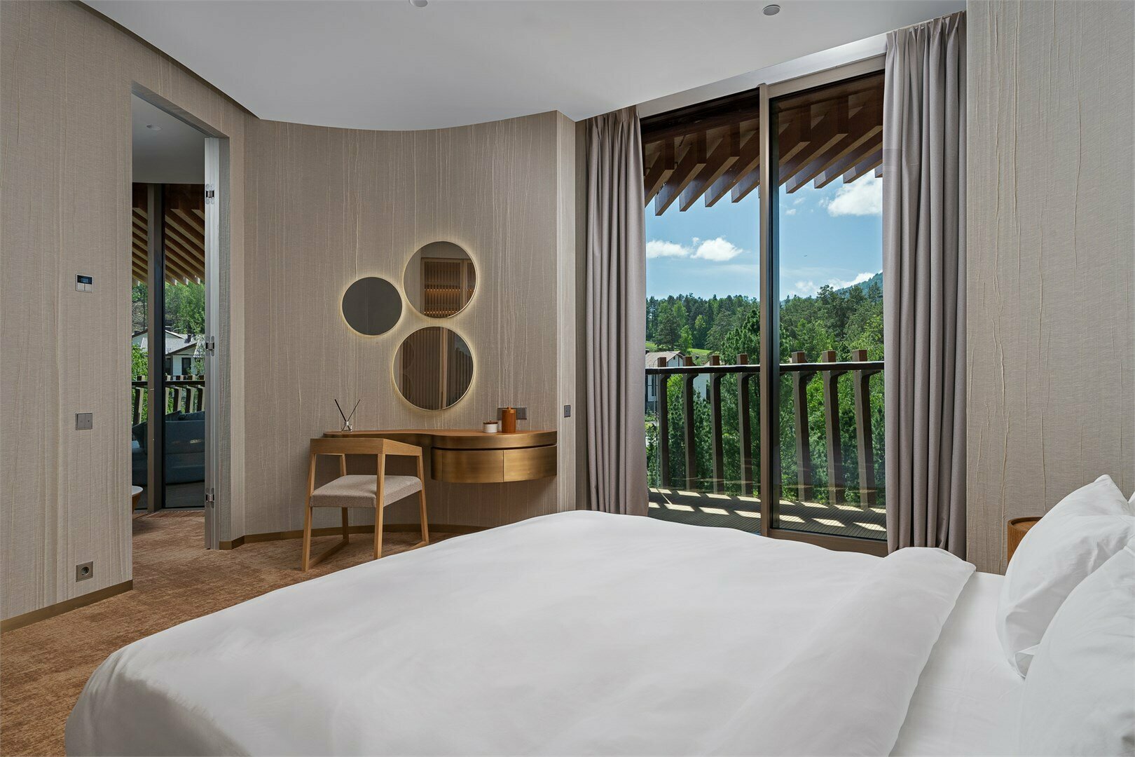 Панорамный люкс