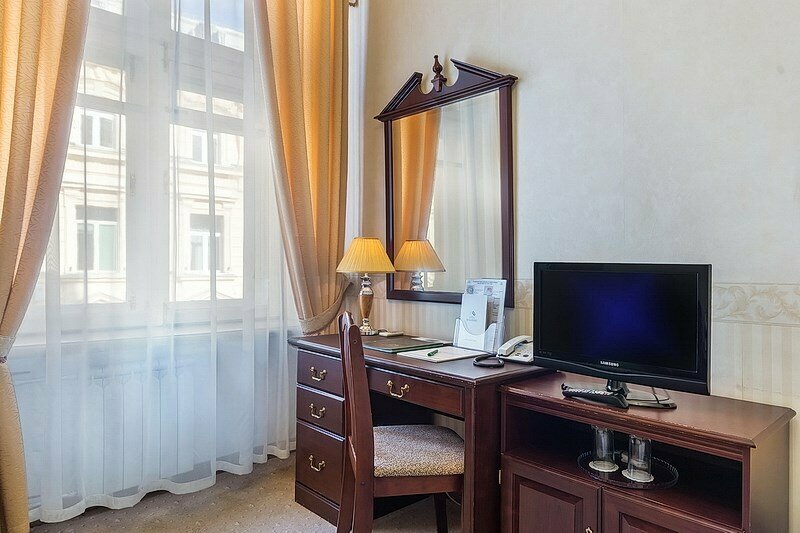 Классический улучшенный с широкой кроватью