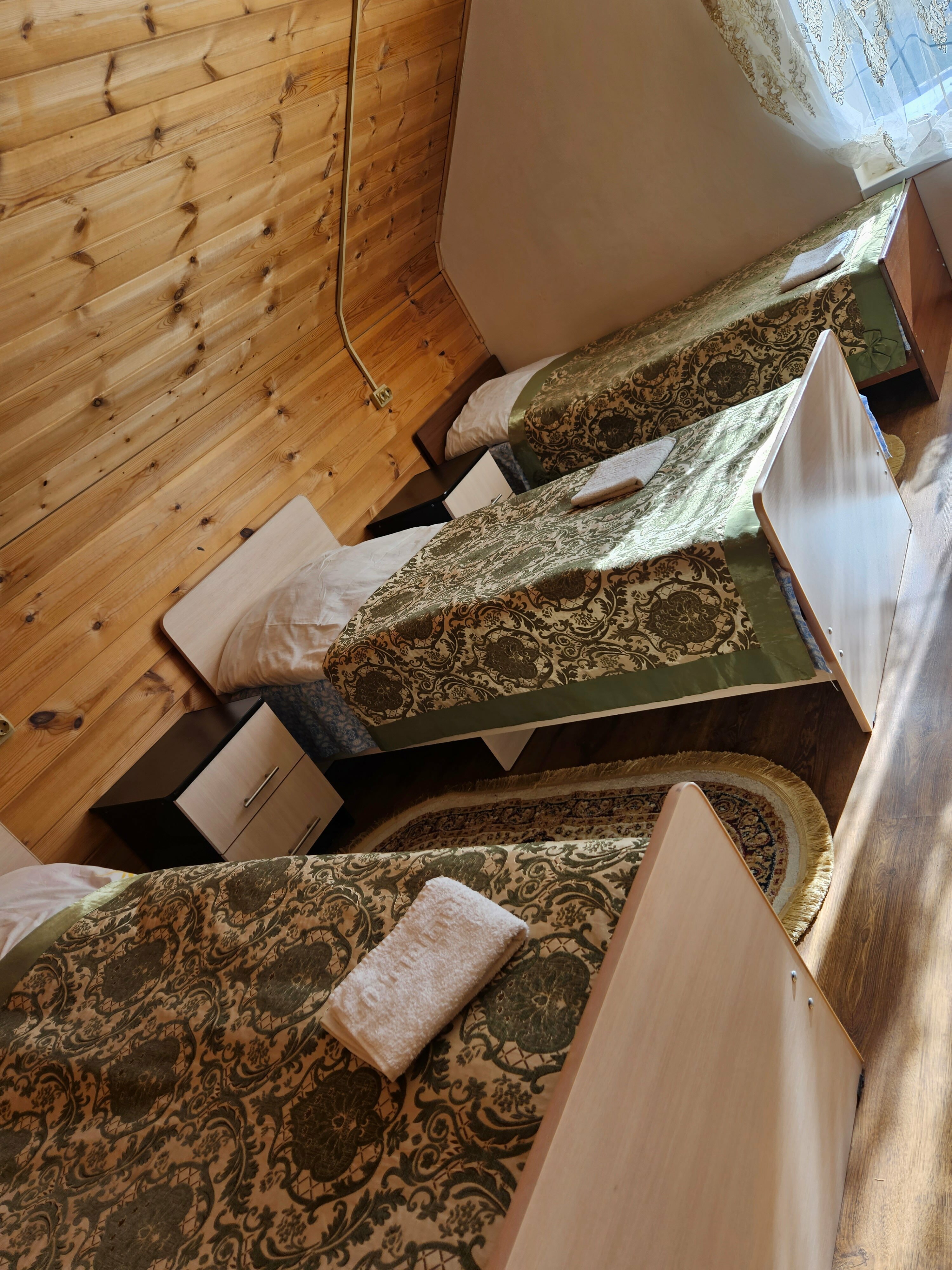 Четырехместный номер с душем