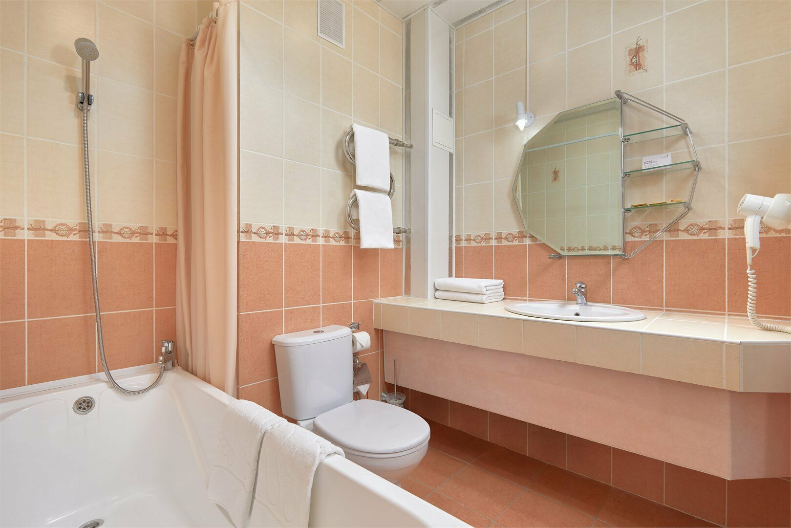 Стандарт двухместный (двуспальная кровать)