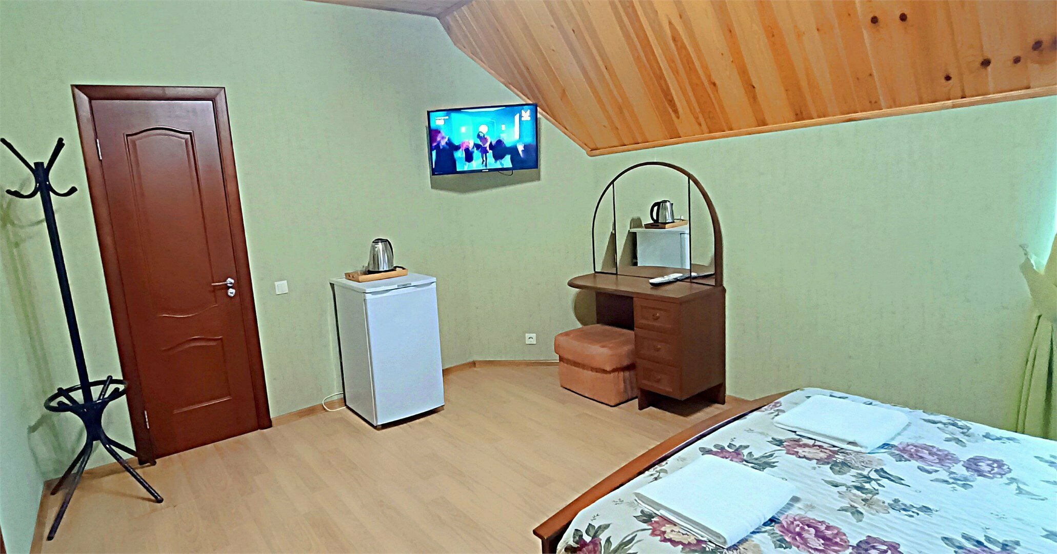 Двухместный номер "Комфорт" (мансарда 4 этаж)