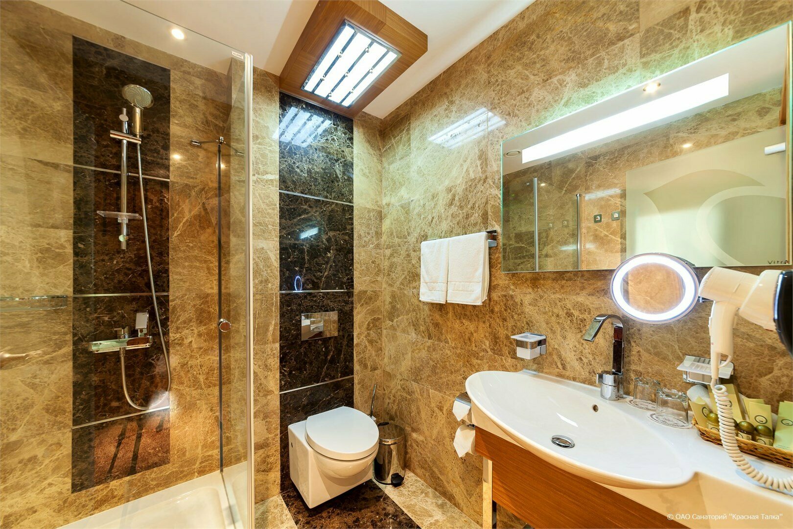 Улучшенный номер с кроватью размера «king-size»