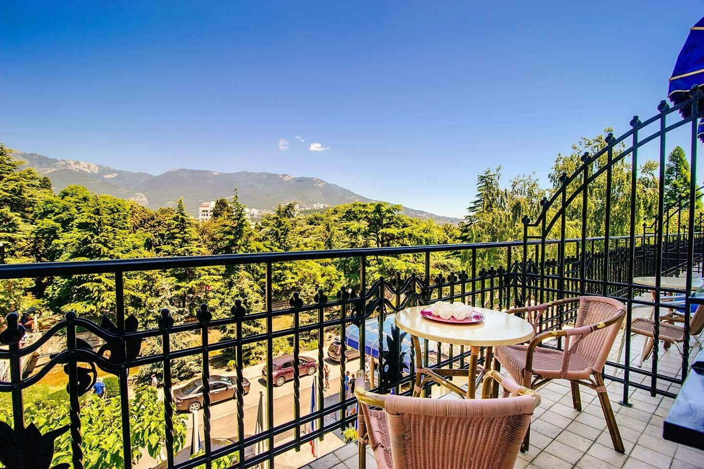 Люкс с видом на горы