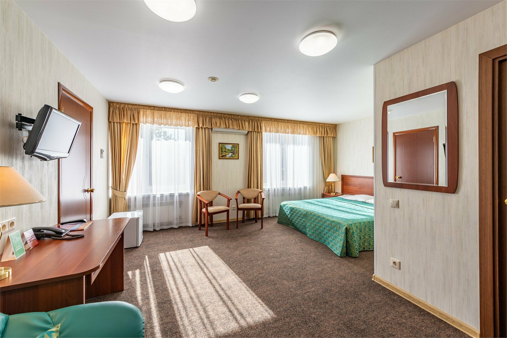 Номер Двухкомнатный Люкс ( Семейный)