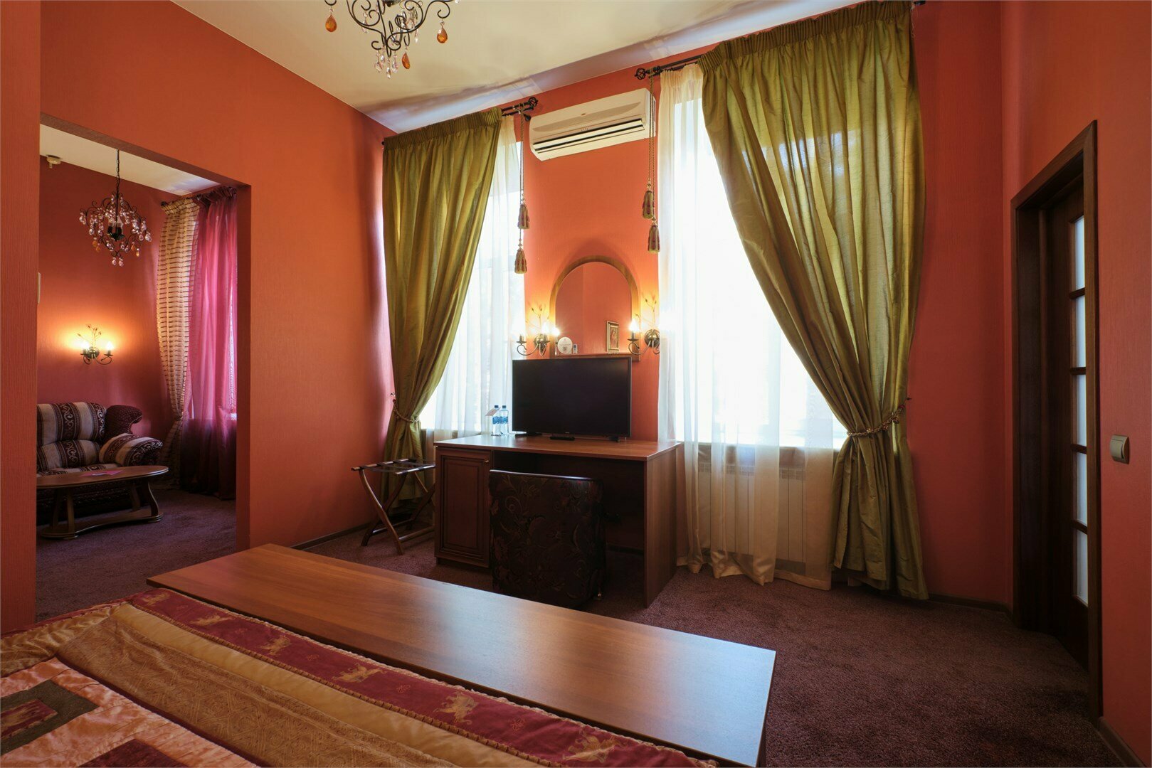 Полулюкс "Hennessy"