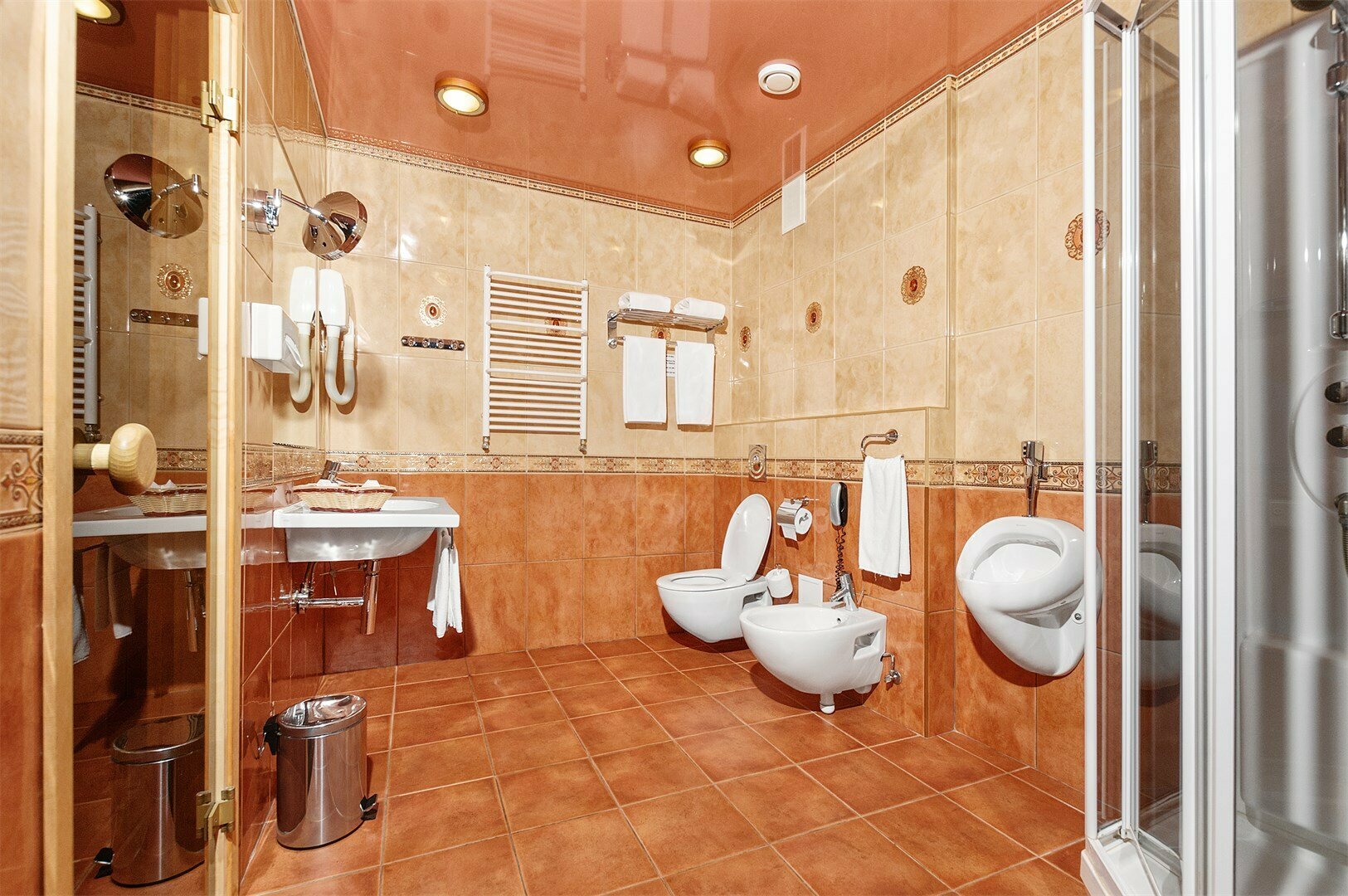 Двухкомнатный люкс "Славия" с джакузи и сауной