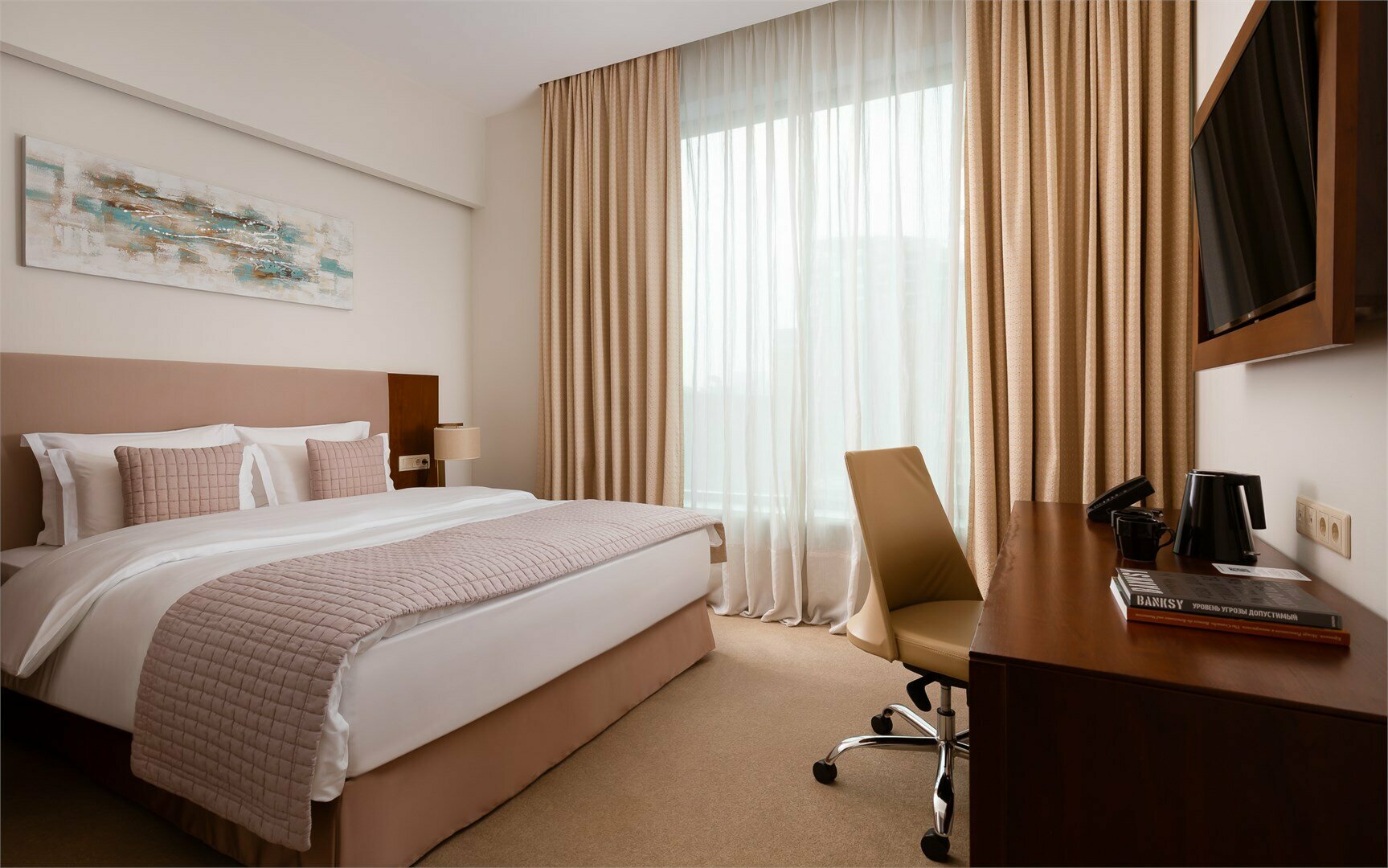 СУПЕРИОР с одной широкой кроватью