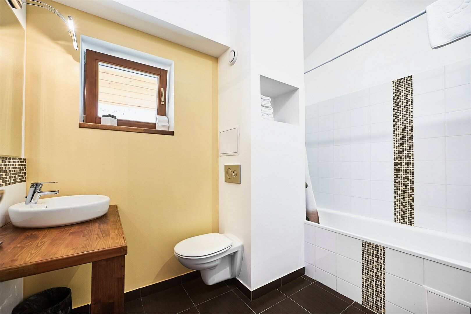 Двухместная комната категории Делюкс с 1 кроватью, балконом и ванной