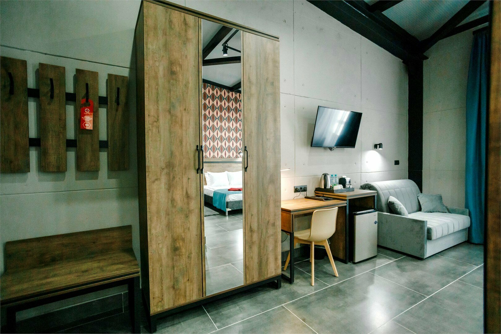 Джуниор Сюит