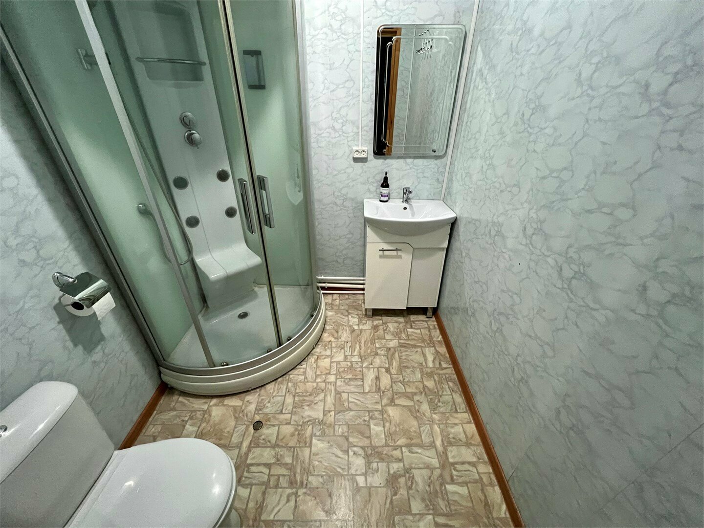 Четырехместный номер с собственной ванной комнатой