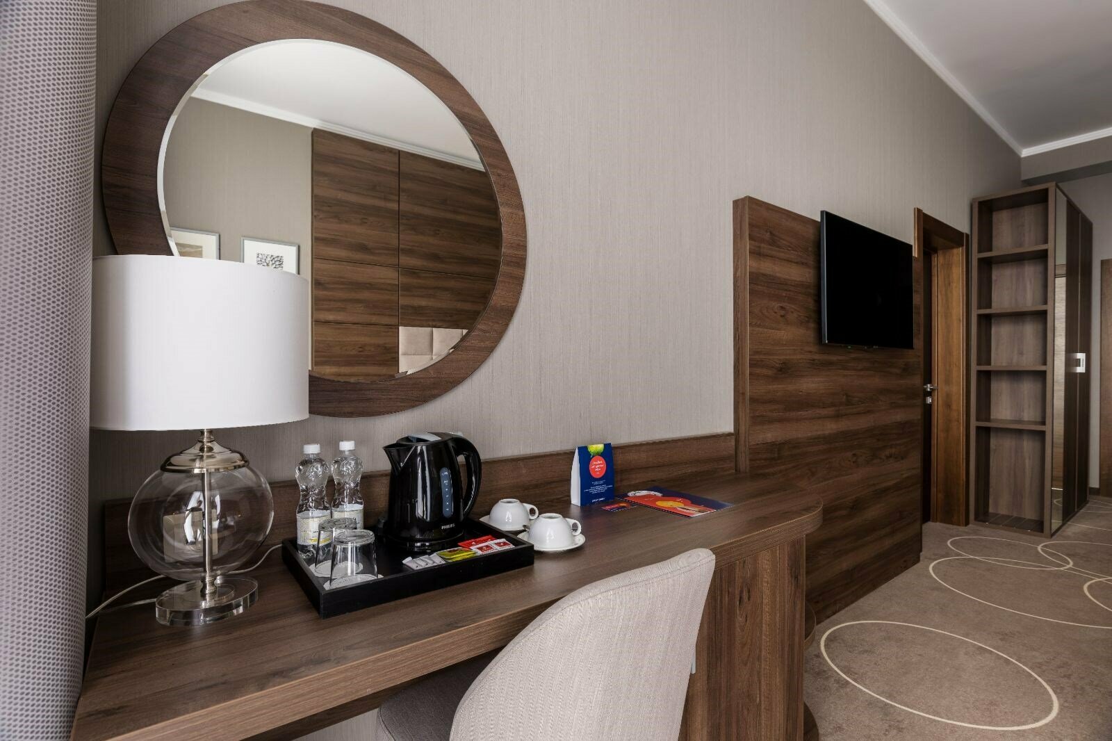 Номер Deluxe с балконом и видом на бассейн - с 2 односпальными кроватями