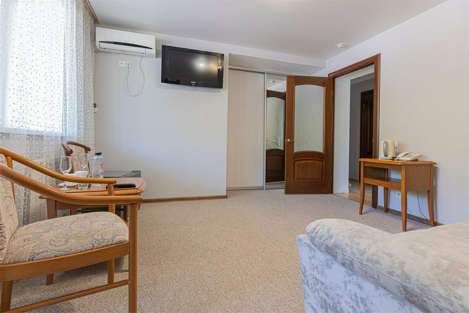 ЛЮКС с видом на горы