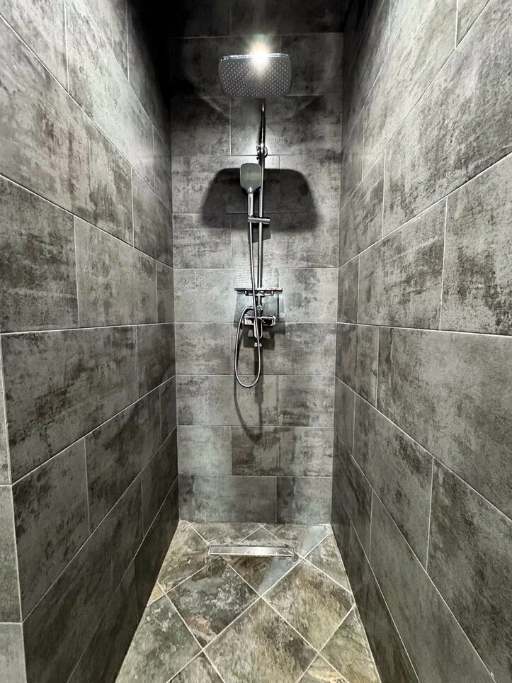 Односпальная кровать в общем номере