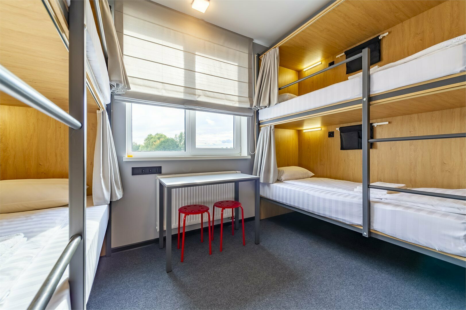 8 - местный номер с общей ванной комнатой (двухъярусные кровати)