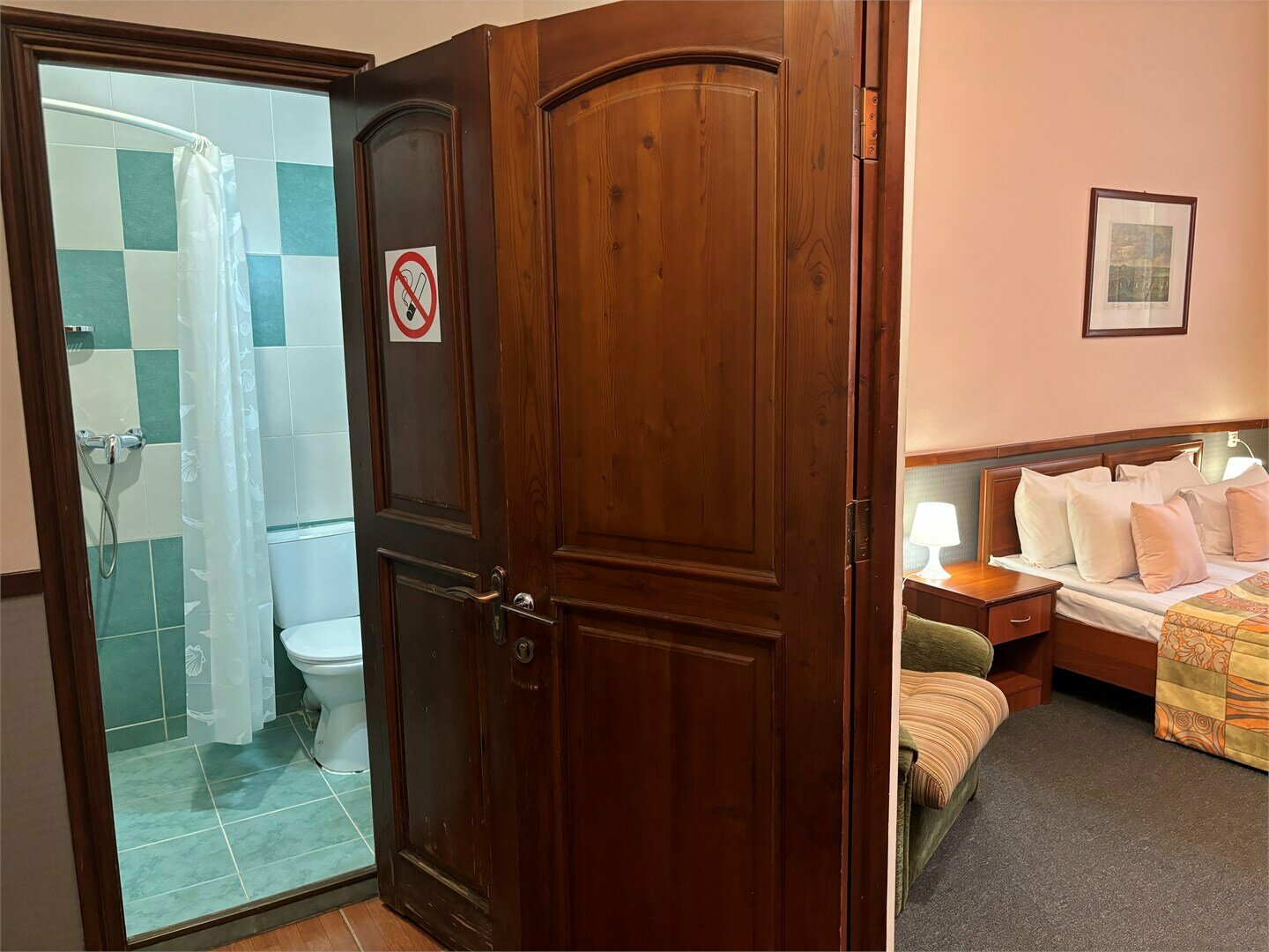 эконом номер (удобства в блоке рядом с номером)