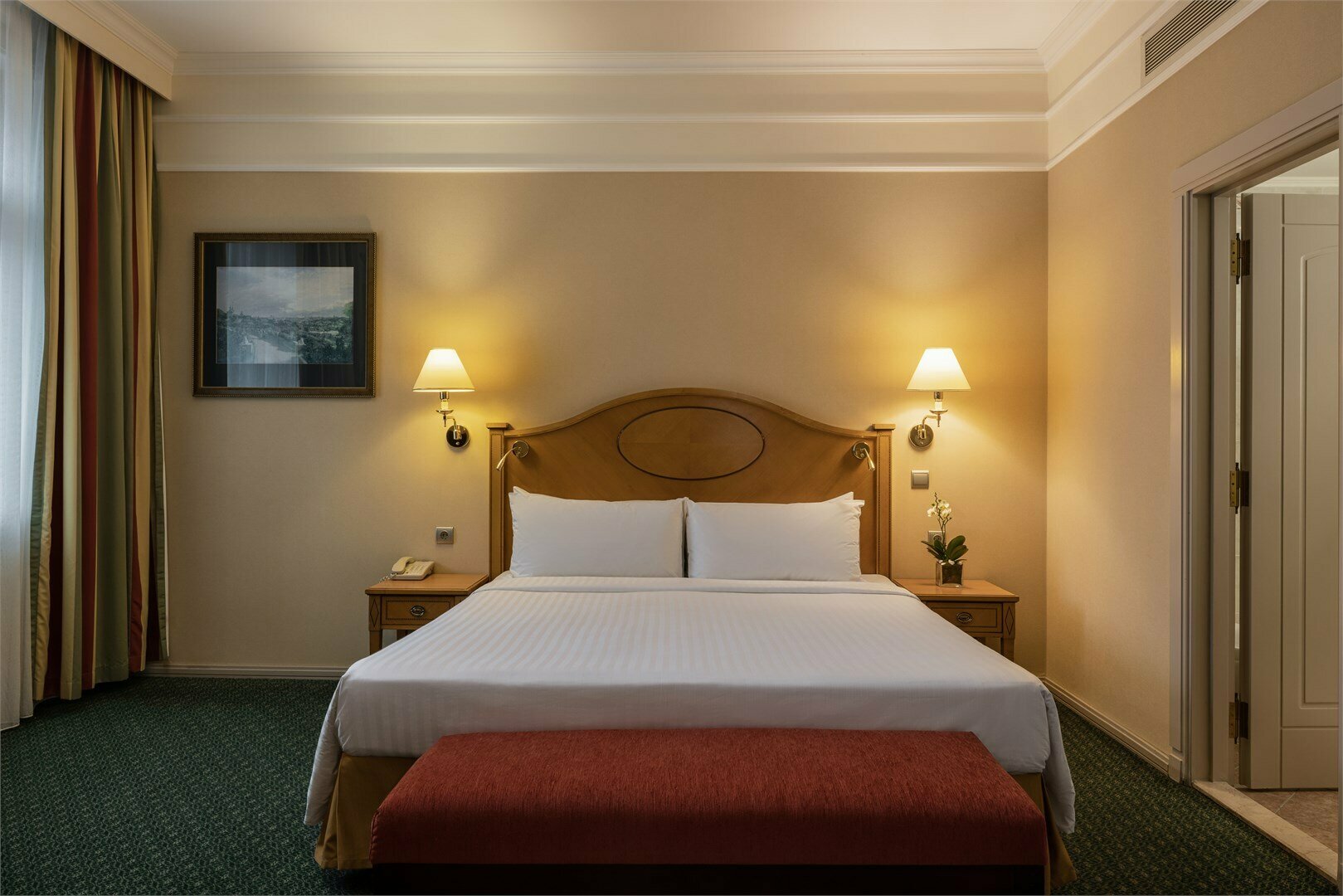 Угловой Люкс с доступом в представительскую гостиную