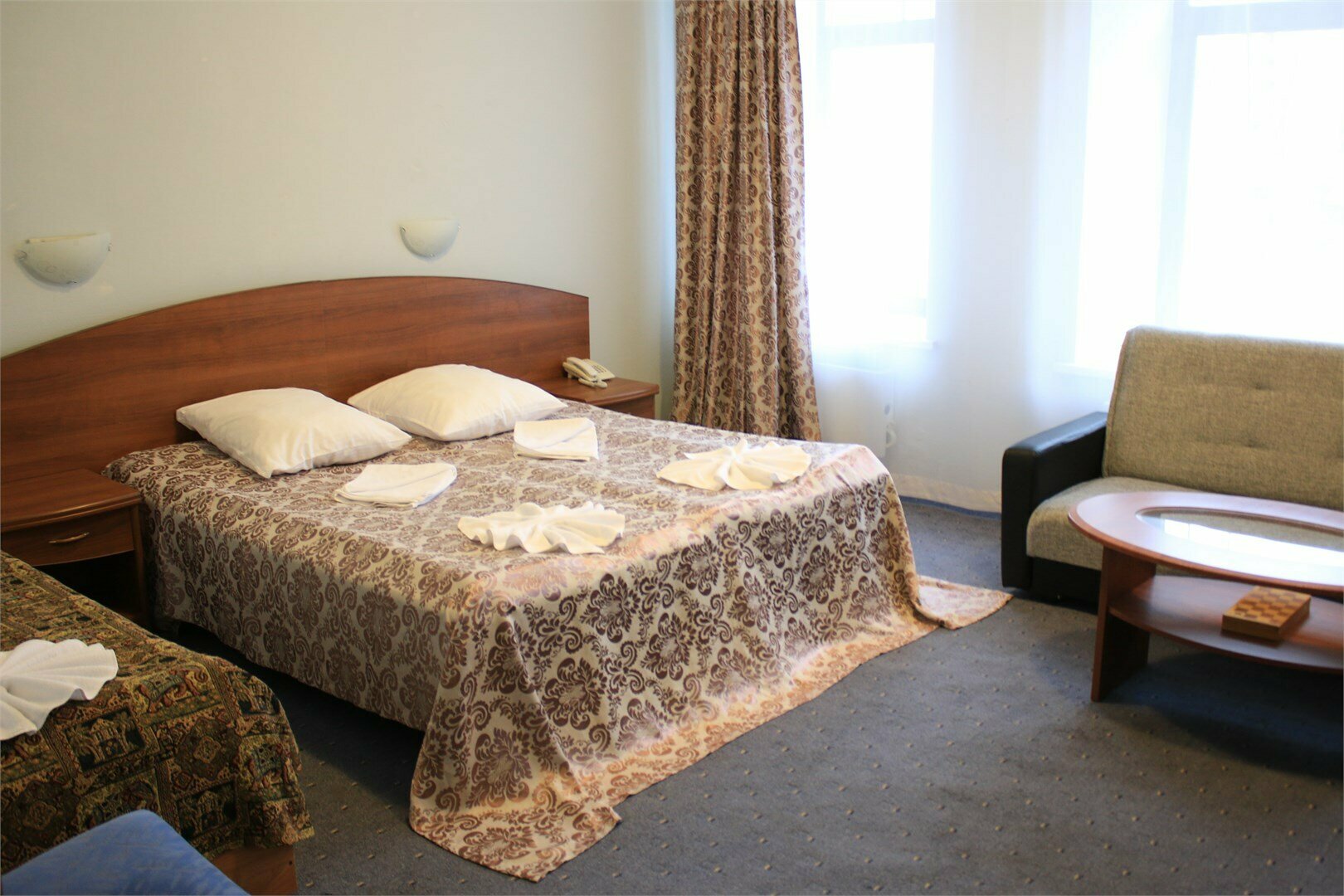 Улучшенный полулюкс