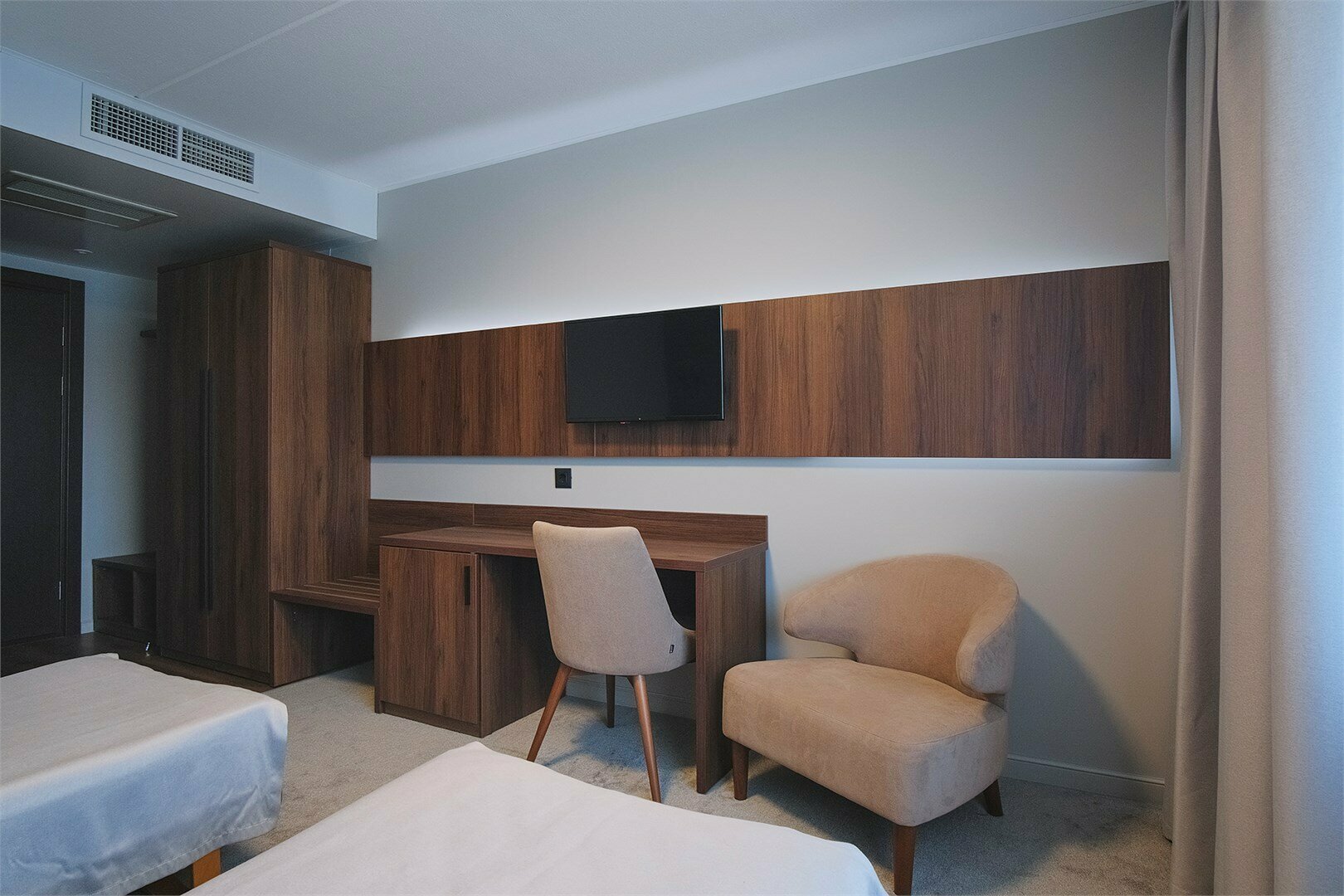 Улучшенный с видом на замок